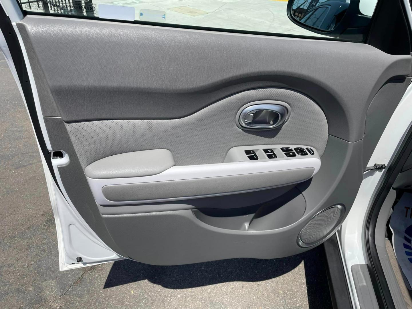 2017 WHITE Kia Soul EV + (KNDJX3AE7H7) with an ELECTRIC engine, 1A transmission, located at 744 E Miner Ave, Stockton, CA, 95202, (209) 944-5770, 37.956863, -121.282082 - Photo#12