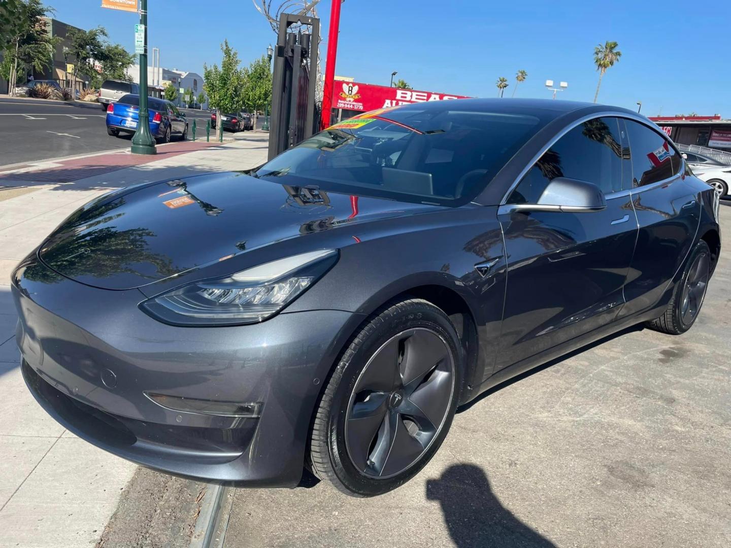 2018 GRAY /Black Tesla Model 3 Long Range Sedan 4D (5YJ3E1EA2JF) with an ELECTRIC engine, 1A transmission, located at 744 E Miner Ave, Stockton, CA, 95202, (209) 944-5770, 37.956863, -121.282082 - Photo#3