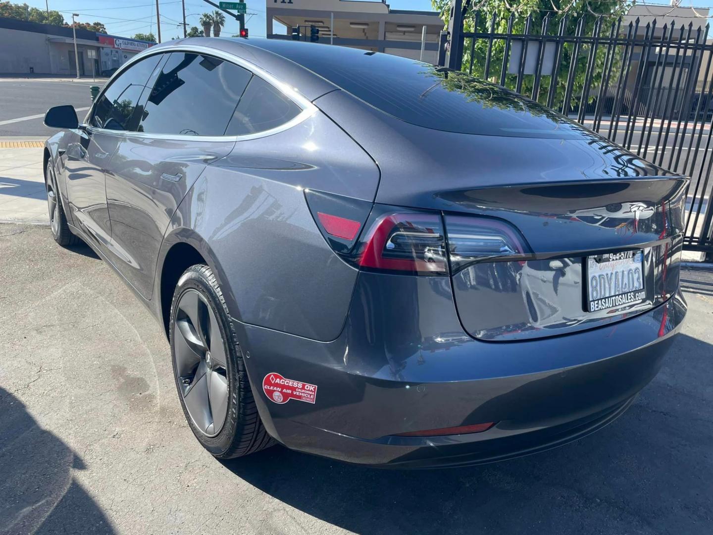 2018 GRAY /Black Tesla Model 3 Long Range Sedan 4D (5YJ3E1EA2JF) with an ELECTRIC engine, 1A transmission, located at 744 E Miner Ave, Stockton, CA, 95202, (209) 944-5770, 37.956863, -121.282082 - Photo#4