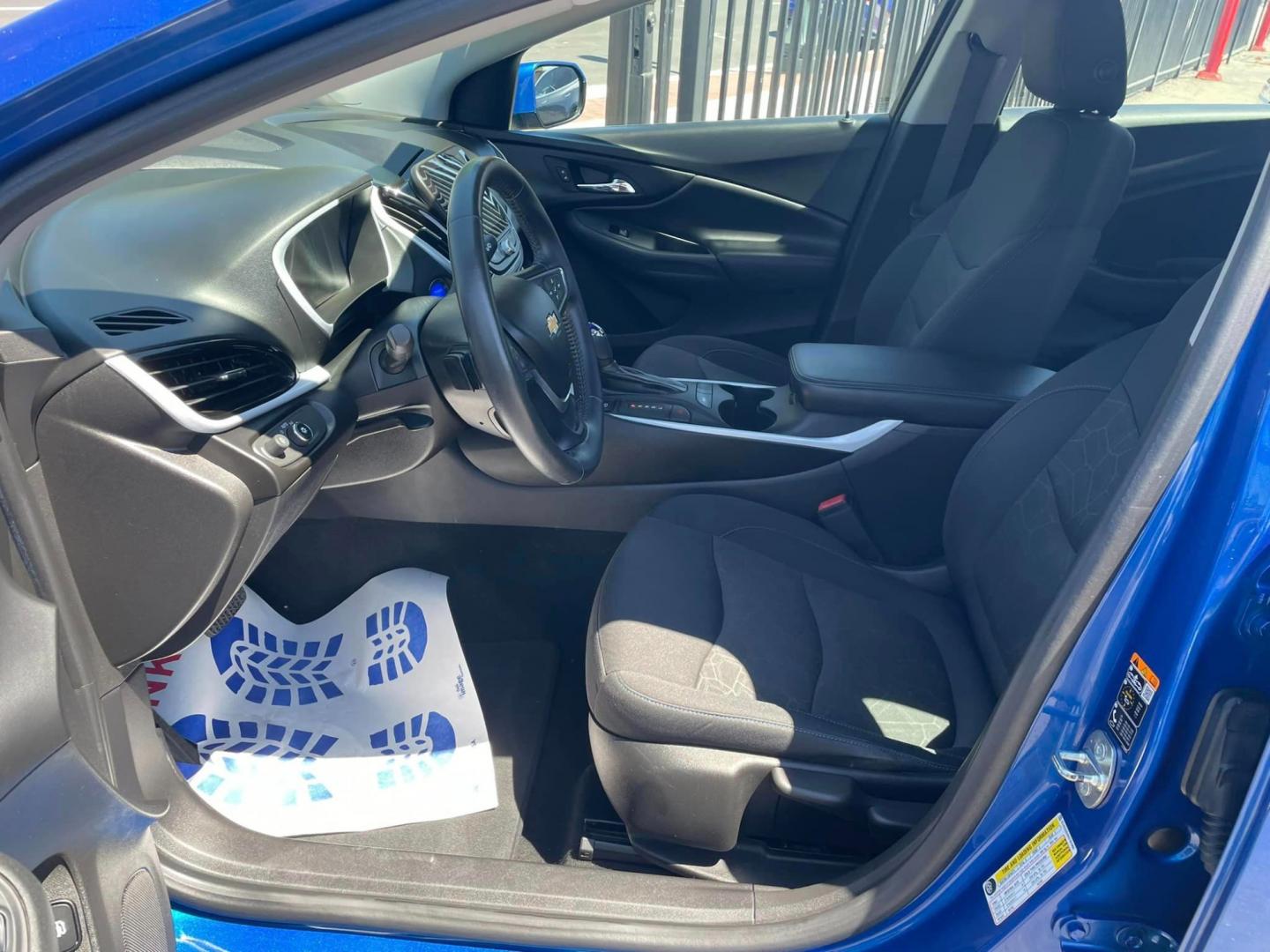 2017 Blue Chevrolet Volt LT (1G1RC6S54HU) with an 1.5L L4 DOHC 16V engine, CVT transmission, located at 744 E Miner Ave, Stockton, CA, 95202, (209) 944-5770, 37.956863, -121.282082 - Photo#6