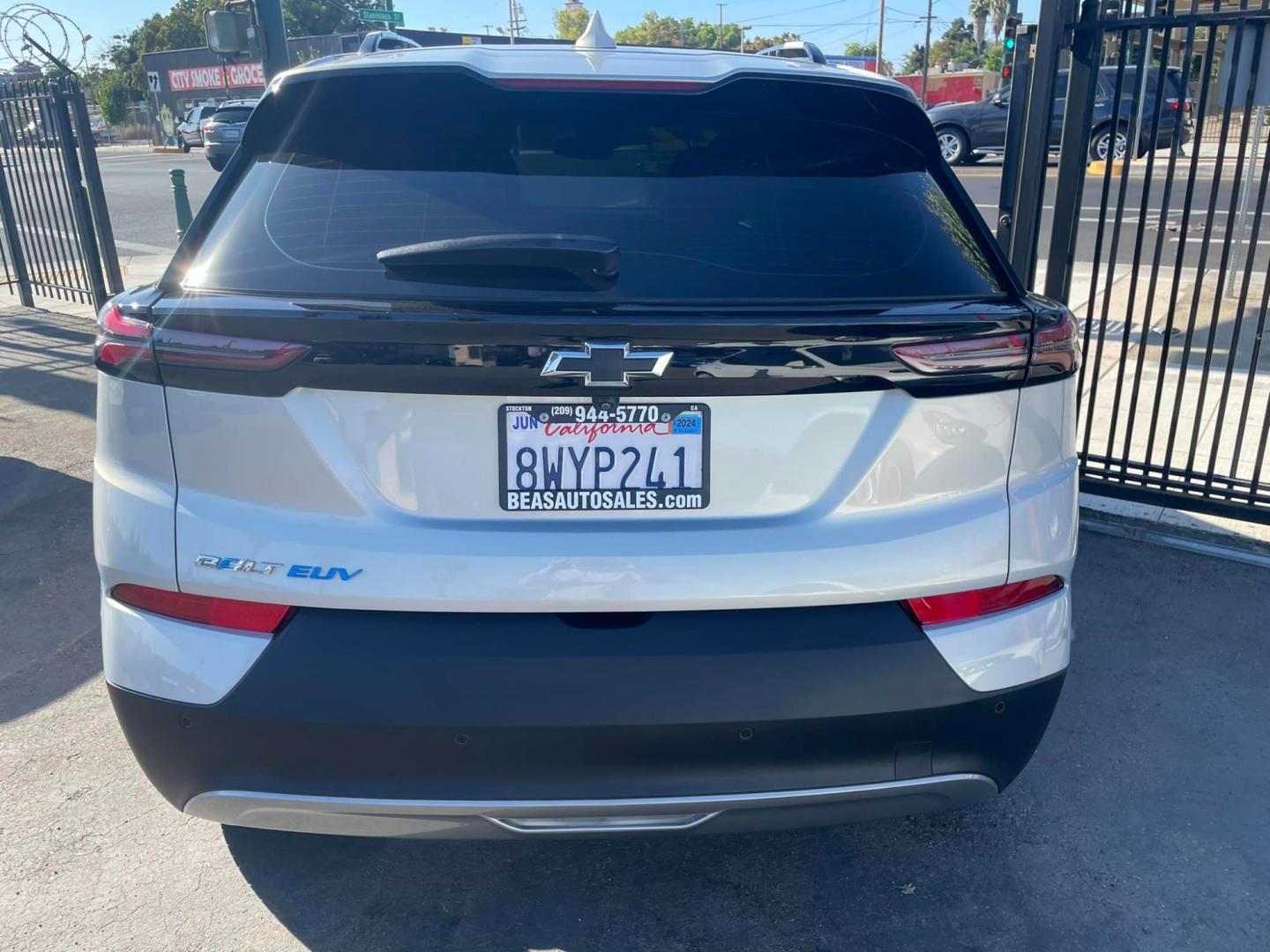 2022 SILVER /BLUE Chevrolet Bolt EV 1LT (1G1FY6S0XN4) with an ELECTRIC engine, 1A transmission, located at 744 E Miner Ave, Stockton, CA, 95202, (209) 944-5770, 37.956863, -121.282082 - PLUS TAXES AND FEES - Photo#14