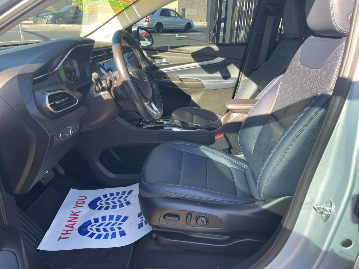 2022 SILVER /BLUE Chevrolet Bolt EV 1LT (1G1FY6S0XN4) with an ELECTRIC engine, 1A transmission, located at 744 E Miner Ave, Stockton, CA, 95202, (209) 944-5770, 37.956863, -121.282082 - PLUS TAXES AND FEES - Photo#7