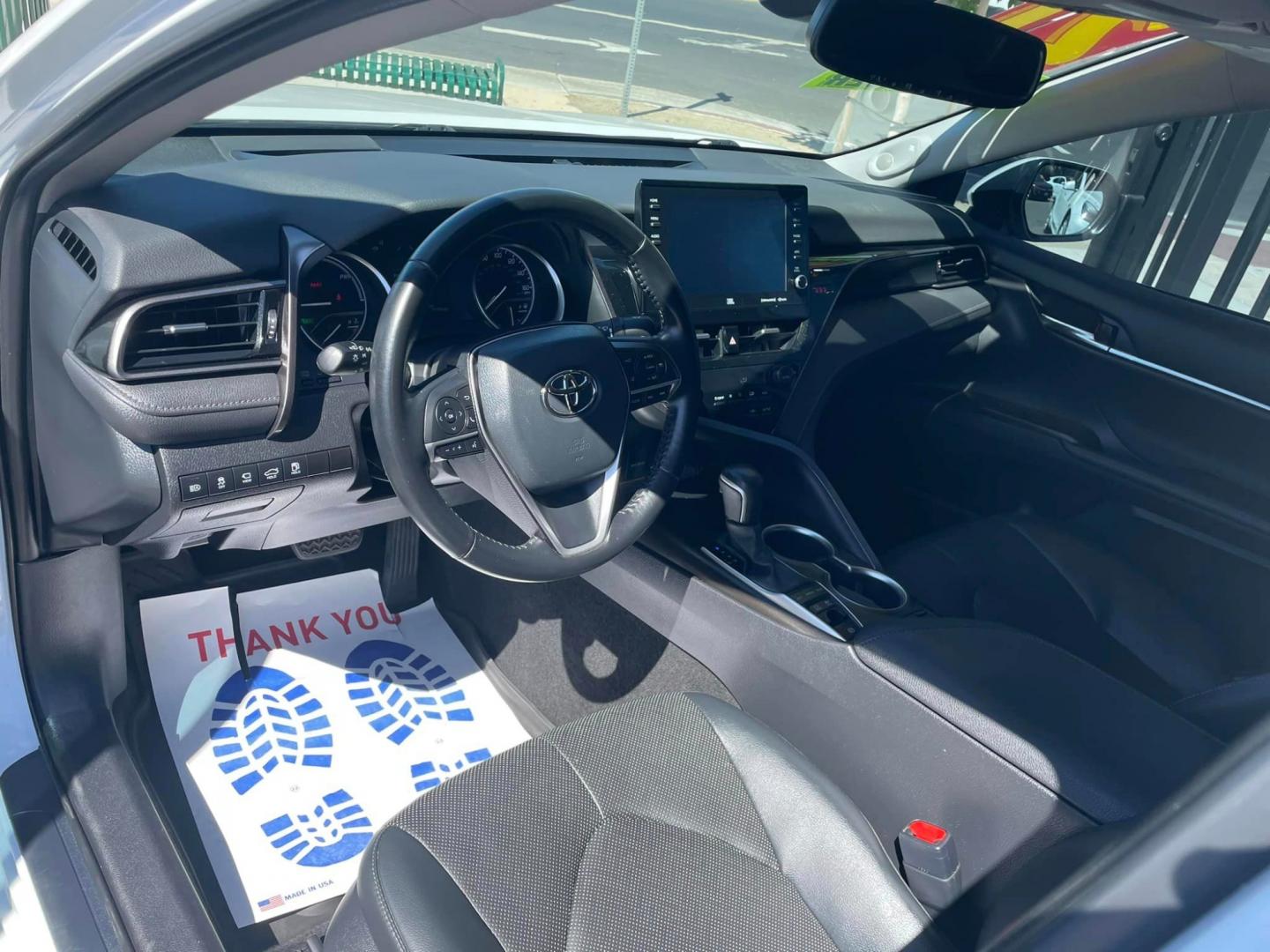 2021 WHITE /BLACK Toyota Camry Hybrid XLE (4T1F31AK2MU) with an 2.5L L4 DOHC 16V HYBRID engine, CVT transmission, located at 744 E Miner Ave, Stockton, CA, 95202, (209) 944-5770, 37.956863, -121.282082 - Photo#6