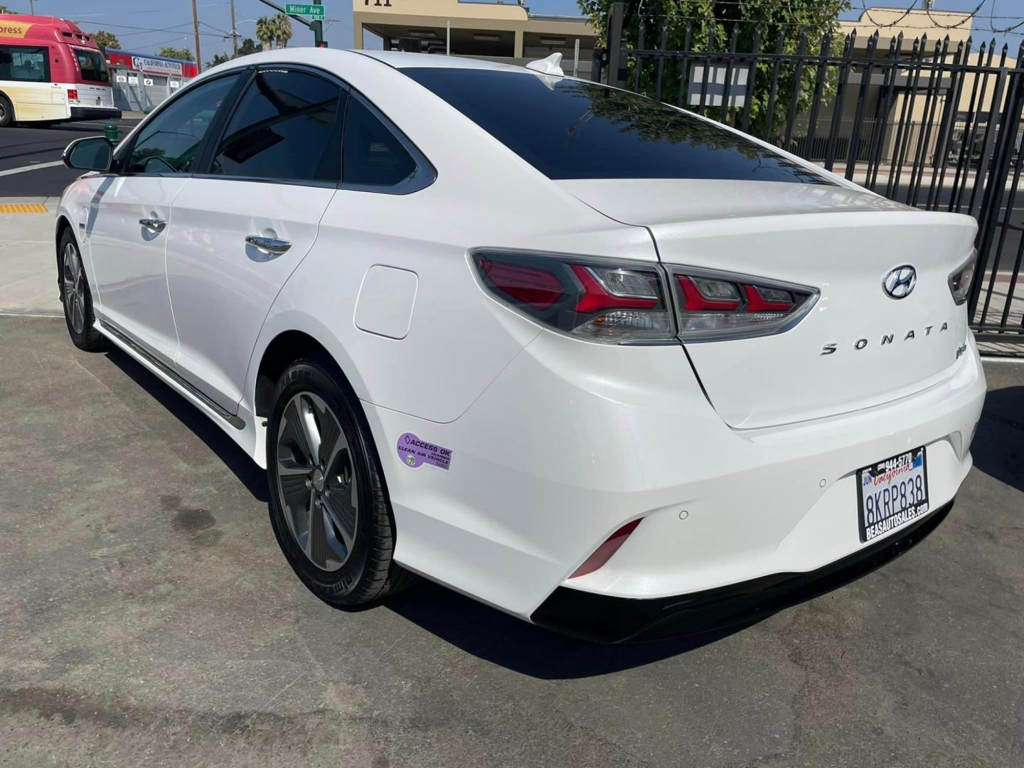 2019 WHITE /GRAY Hyundai Sonata Plug-In Limited (KMHE54L29KA) with an 2.0L L4 DOHC 16V HYBRID engine, 6A transmission, located at 744 E Miner Ave, Stockton, CA, 95202, (209) 944-5770, 37.956863, -121.282082 - Photo#9