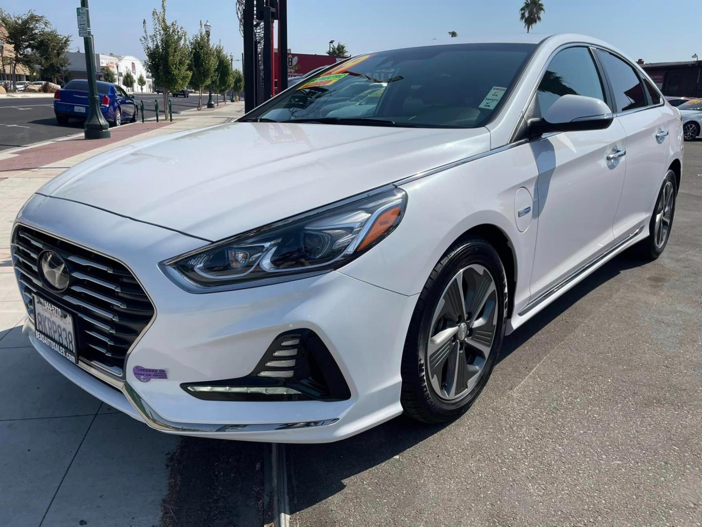 2019 WHITE /GRAY Hyundai Sonata Plug-In Limited (KMHE54L29KA) with an 2.0L L4 DOHC 16V HYBRID engine, 6A transmission, located at 744 E Miner Ave, Stockton, CA, 95202, (209) 944-5770, 37.956863, -121.282082 - Photo#3