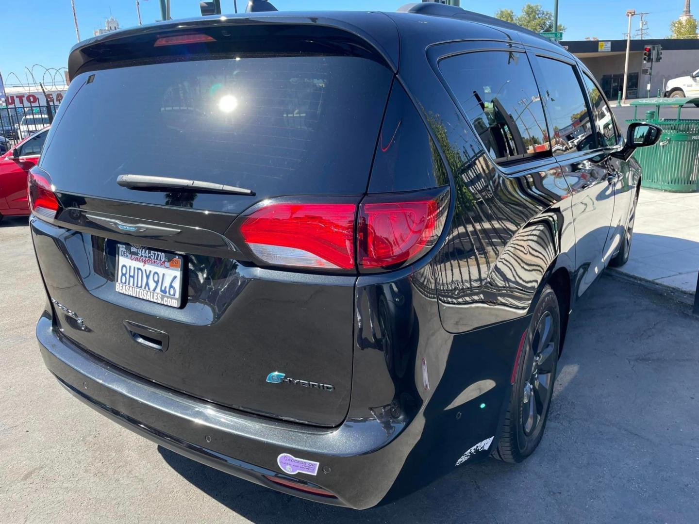 2019 BLACK /BLACK Chrysler Pacifica Hybrid Limited (2C4RC1N71KR) with an 3.6L V6 DOHC 24V HYBRID engine, CVT transmission, located at 744 E Miner Ave, Stockton, CA, 95202, (209) 944-5770, 37.956863, -121.282082 - PLUS TAXES AND FEES - Photo#16