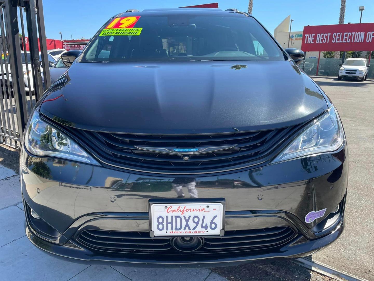 2019 BLACK /BLACK Chrysler Pacifica Hybrid Limited (2C4RC1N71KR) with an 3.6L V6 DOHC 24V HYBRID engine, CVT transmission, located at 744 E Miner Ave, Stockton, CA, 95202, (209) 944-5770, 37.956863, -121.282082 - PLUS TAXES AND FEES - Photo#1