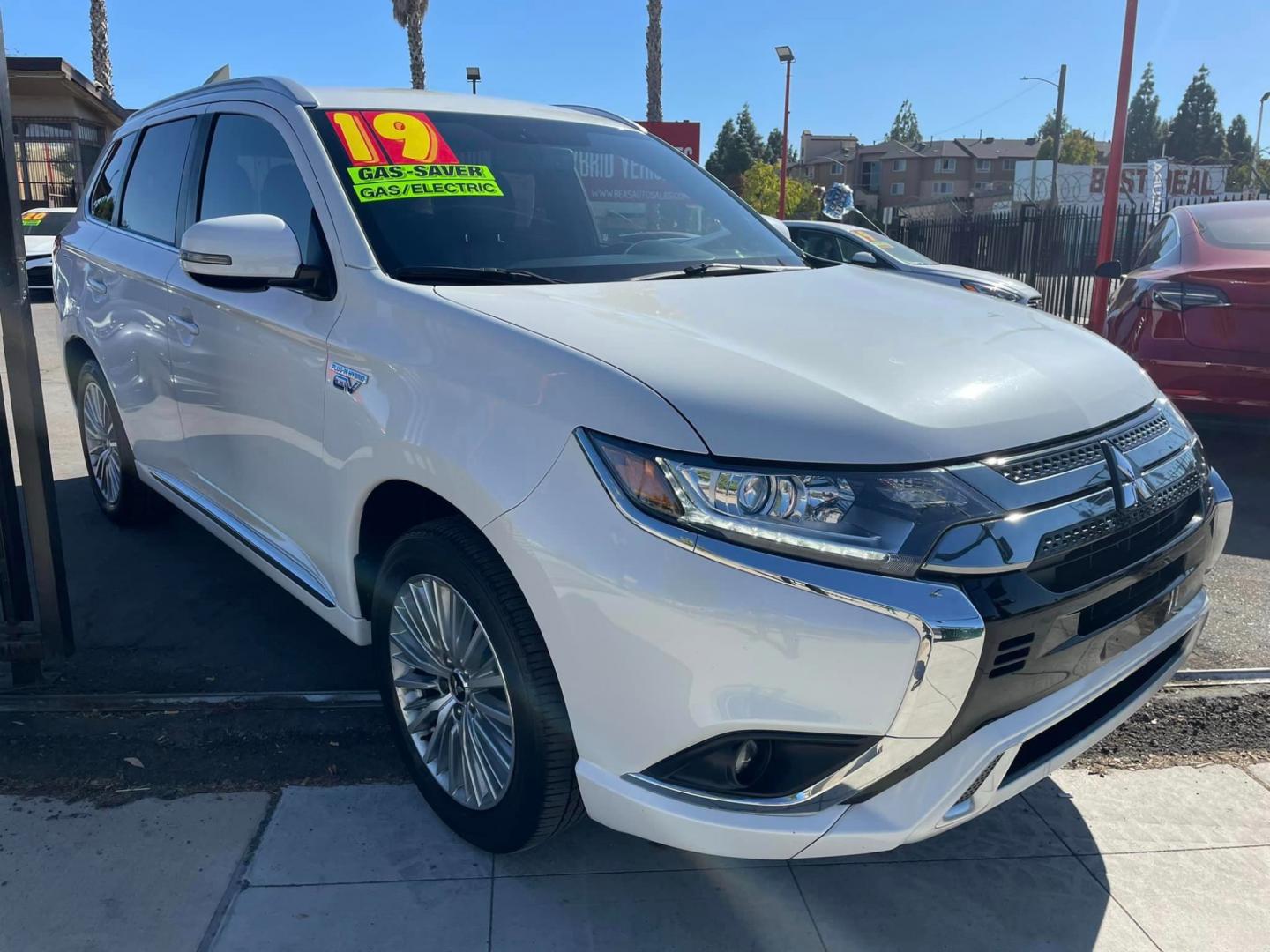 2019 WHITE /BLACK Mitsubishi Outlander PHEV SEL (JA4J24A57KZ) with an 2.0L L4 DOHC 16V HYBRID engine, 1A transmission, located at 744 E Miner Ave, Stockton, CA, 95202, (209) 944-5770, 37.956863, -121.282082 - Photo#0