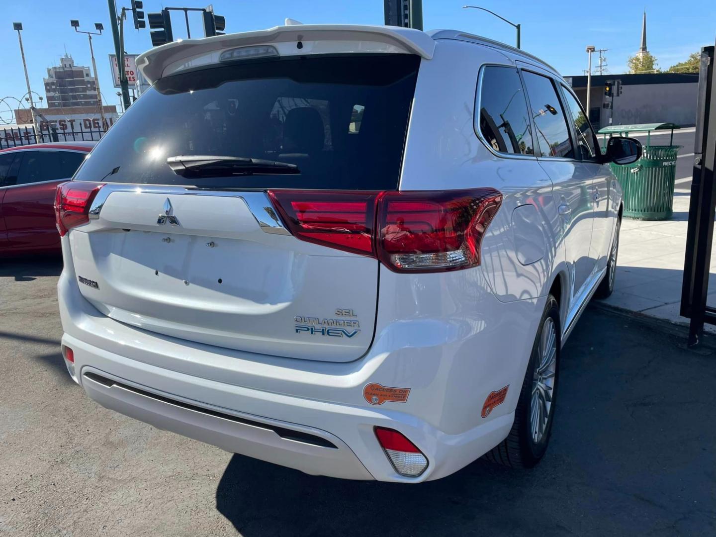 2019 WHITE /BLACK Mitsubishi Outlander PHEV SEL (JA4J24A57KZ) with an 2.0L L4 DOHC 16V HYBRID engine, 1A transmission, located at 744 E Miner Ave, Stockton, CA, 95202, (209) 944-5770, 37.956863, -121.282082 - Photo#8