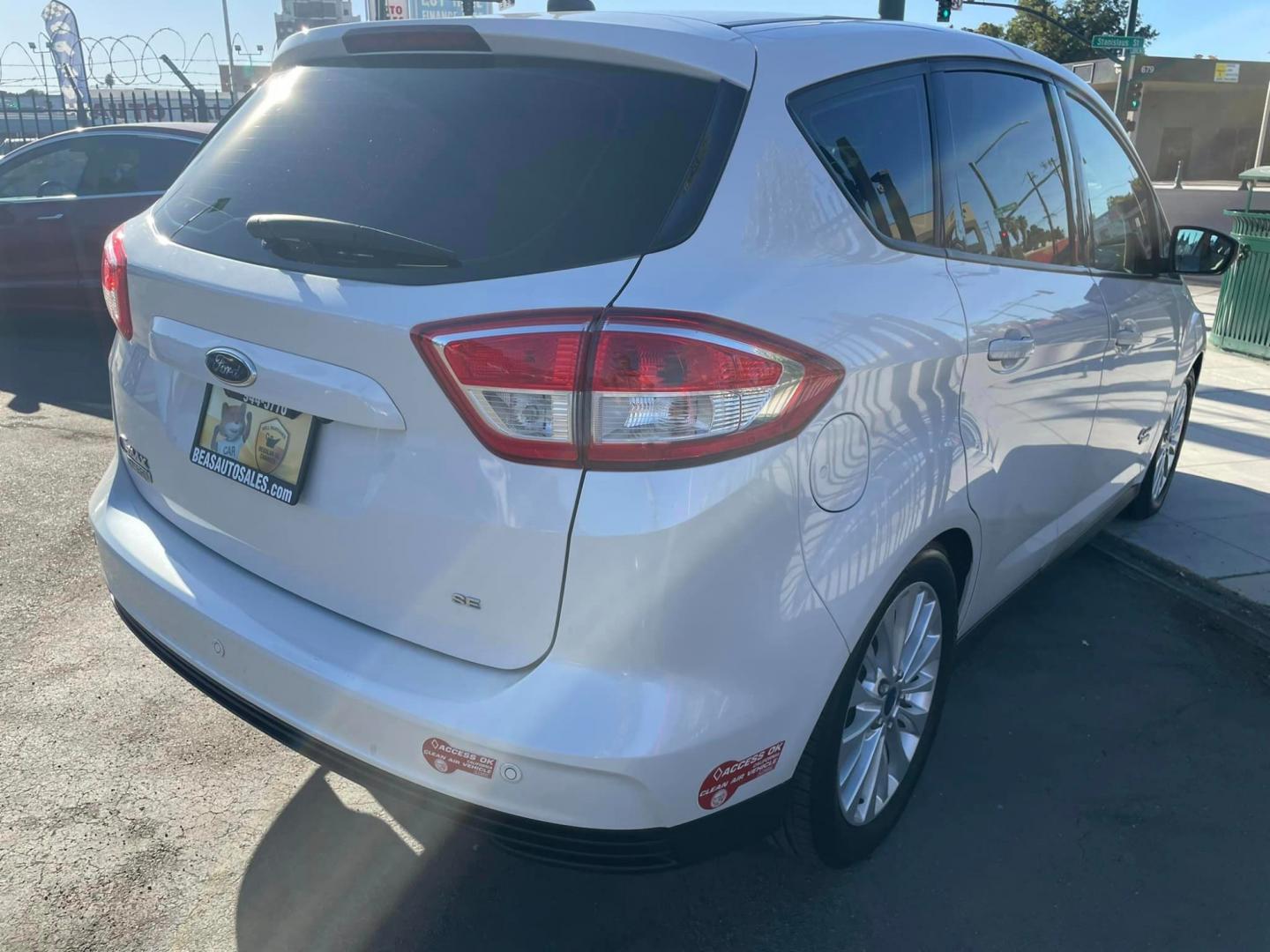 2017 WHITE Ford C-Max Energi SE (1FADP5EU7HL) with an 2.0L L4 DOHC 16V HYBRID engine, CVT transmission, located at 744 E Miner Ave, Stockton, CA, 95202, (209) 944-5770, 37.956863, -121.282082 - Photo#10