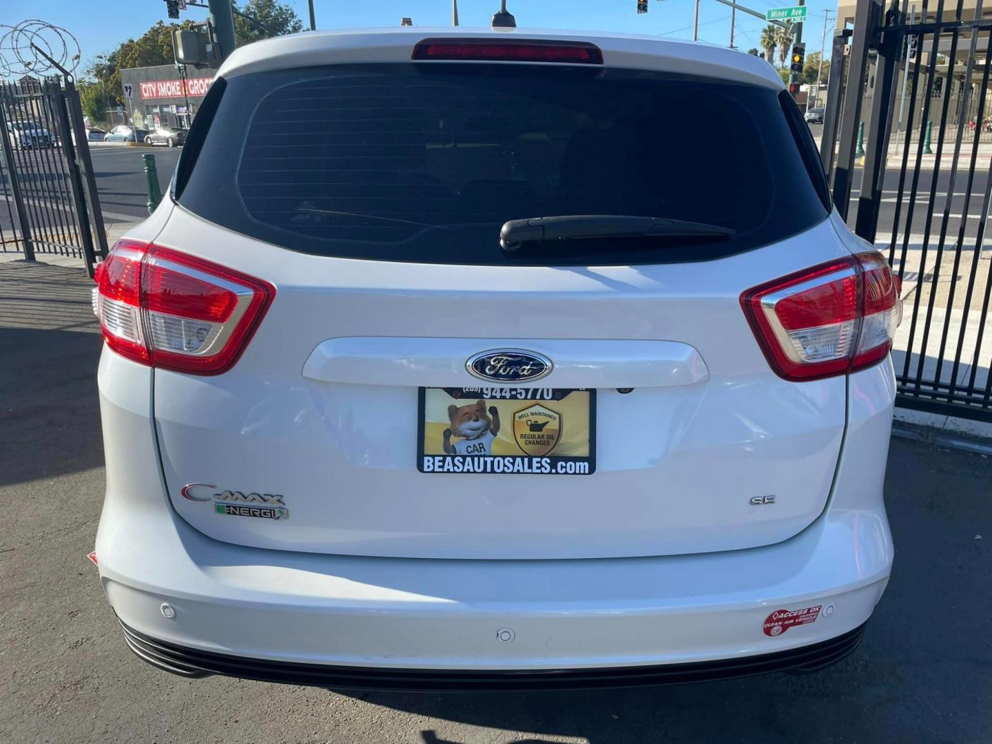 2017 WHITE Ford C-Max Energi SE (1FADP5EU7HL) with an 2.0L L4 DOHC 16V HYBRID engine, CVT transmission, located at 744 E Miner Ave, Stockton, CA, 95202, (209) 944-5770, 37.956863, -121.282082 - Photo#11