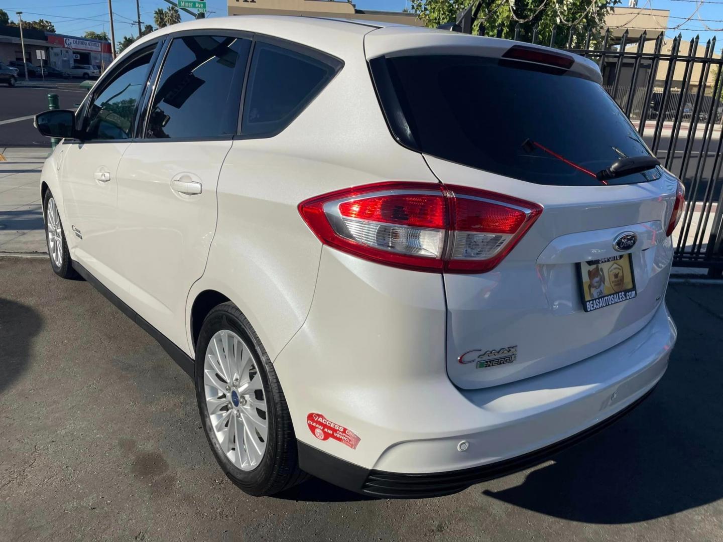 2017 WHITE Ford C-Max Energi SE (1FADP5EU7HL) with an 2.0L L4 DOHC 16V HYBRID engine, CVT transmission, located at 744 E Miner Ave, Stockton, CA, 95202, (209) 944-5770, 37.956863, -121.282082 - Photo#12