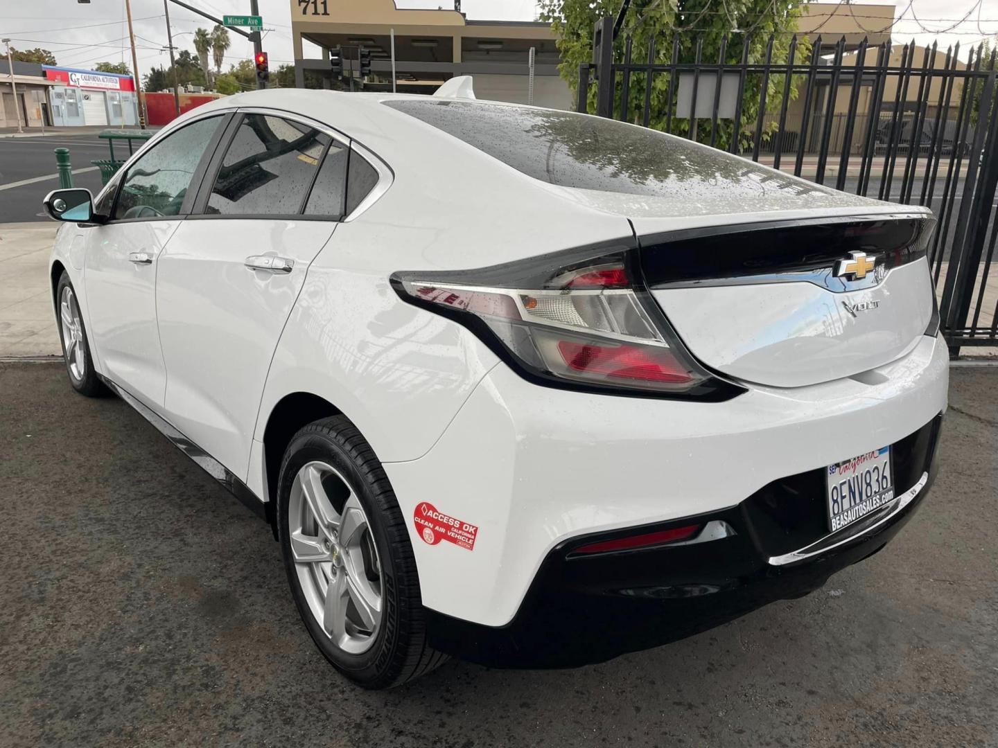 2018 WHITE /BLACK Chevrolet Volt LT (1G1RC6S5XJU) with an 1.5L L4 DOHC 16V engine, CVT transmission, located at 744 E Miner Ave, Stockton, CA, 95202, (209) 944-5770, 37.956863, -121.282082 - Photo#12