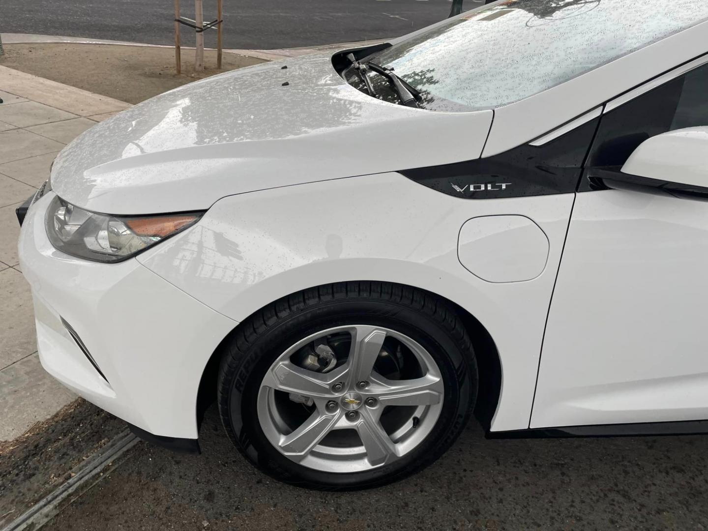 2018 WHITE /BLACK Chevrolet Volt LT (1G1RC6S5XJU) with an 1.5L L4 DOHC 16V engine, CVT transmission, located at 744 E Miner Ave, Stockton, CA, 95202, (209) 944-5770, 37.956863, -121.282082 - Photo#4