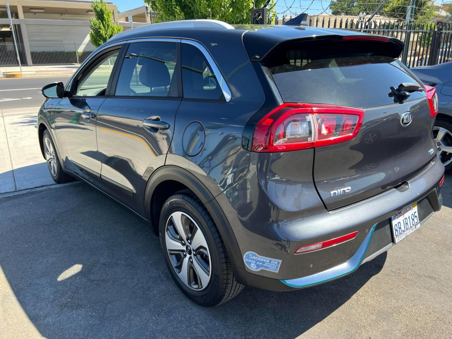 2018 DARK GRAY /GRAY Kia Niro Plug In Hybrid (KNDCC3LD6J5) , located at 744 E Miner Ave, Stockton, CA, 95202, (209) 944-5770, 37.956863, -121.282082 - PLUS TAXES AND FEES - Photo#6