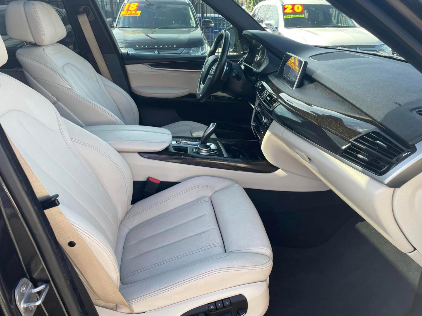 2018 DARK GRAY /White Gold BMW X5 eDrive (5UXKT0C5XJ0) with an 2.0L L4 DOHC 16V HYBRID engine, 8A transmission, located at 744 E Miner Ave, Stockton, CA, 95202, (209) 944-5770, 37.956863, -121.282082 - Photo#12