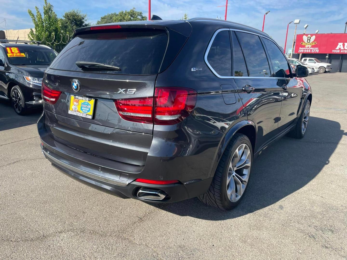 2018 DARK GRAY /White Gold BMW X5 eDrive (5UXKT0C5XJ0) with an 2.0L L4 DOHC 16V HYBRID engine, 8A transmission, located at 744 E Miner Ave, Stockton, CA, 95202, (209) 944-5770, 37.956863, -121.282082 - PLUS TAXES AND FEES - Photo#19