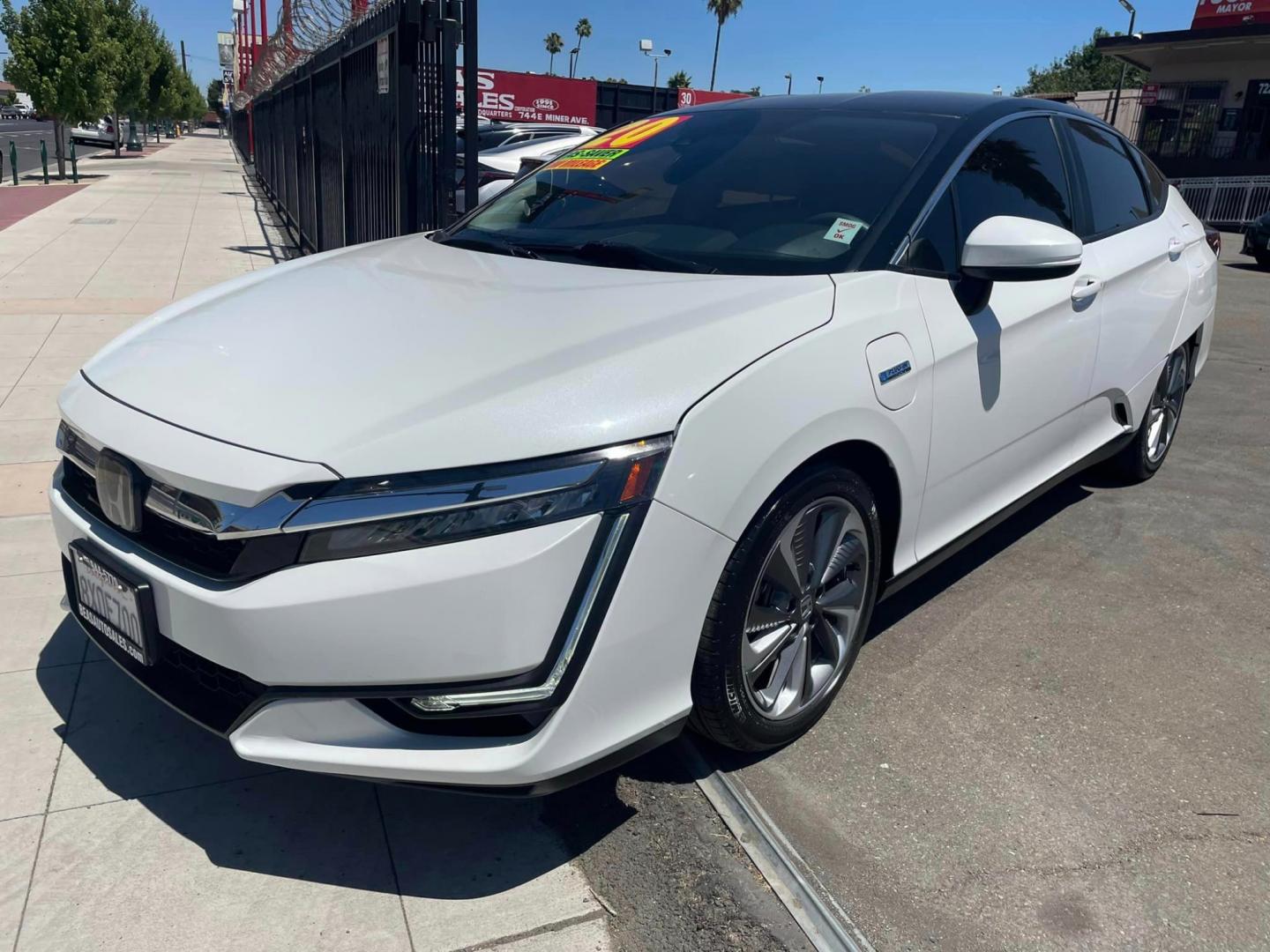 2020 WHITE /White Gold Honda Clarity (JHMZC5F1XLC) , located at 744 E Miner Ave, Stockton, CA, 95202, (209) 944-5770, 37.956863, -121.282082 - Photo#3