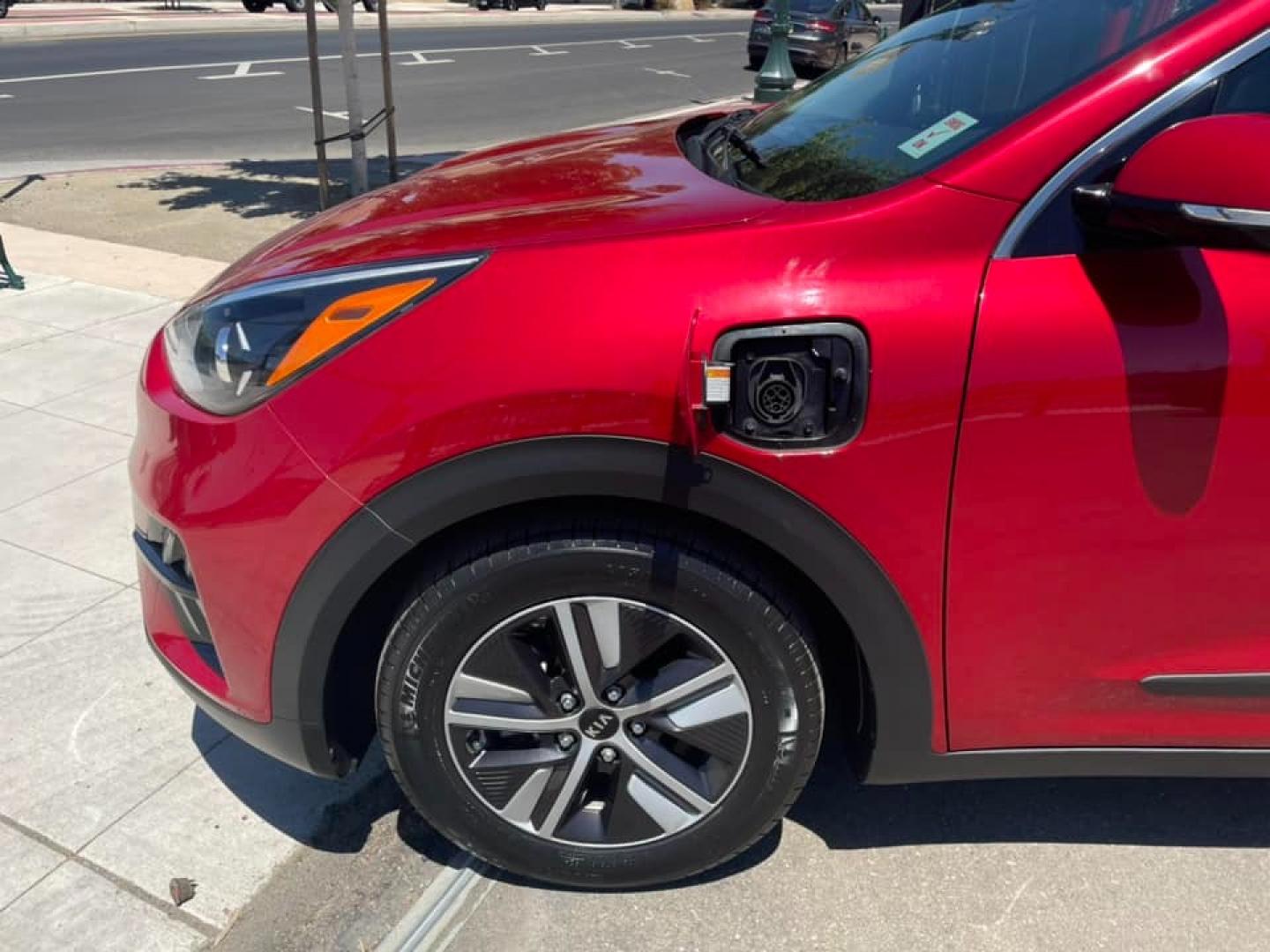 2020 RED /BLACK Kia Niro Plug In Hybrid (KNDCD3LD9L5) , located at 744 E Miner Ave, Stockton, CA, 95202, (209) 944-5770, 37.956863, -121.282082 - PLUS TAXES AND FEES - Photo#4