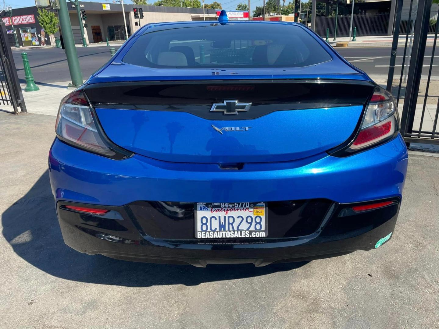 2018 BLUE /BLACK Chevrolet Volt (1G1RC6S57JU) , located at 744 E Miner Ave, Stockton, CA, 95202, (209) 944-5770, 37.956863, -121.282082 - PLUS TAXES AND FEES - Photo#10