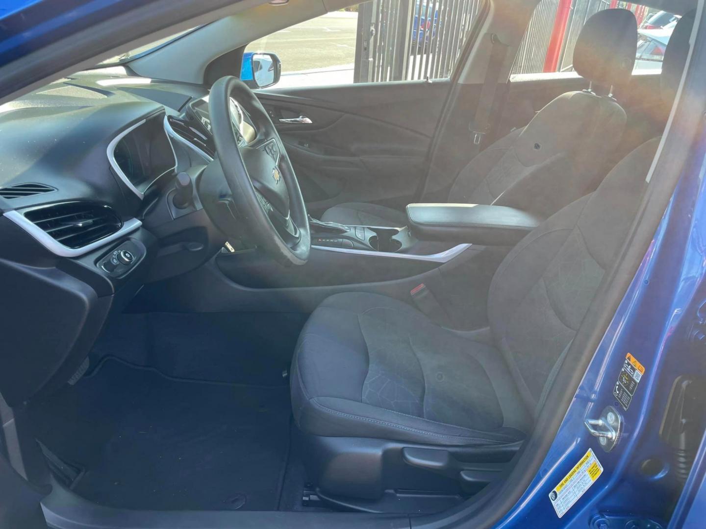 2018 BLUE /BLACK Chevrolet Volt (1G1RC6S57JU) , located at 744 E Miner Ave, Stockton, CA, 95202, (209) 944-5770, 37.956863, -121.282082 - PLUS TAXES AND FEES - Photo#4