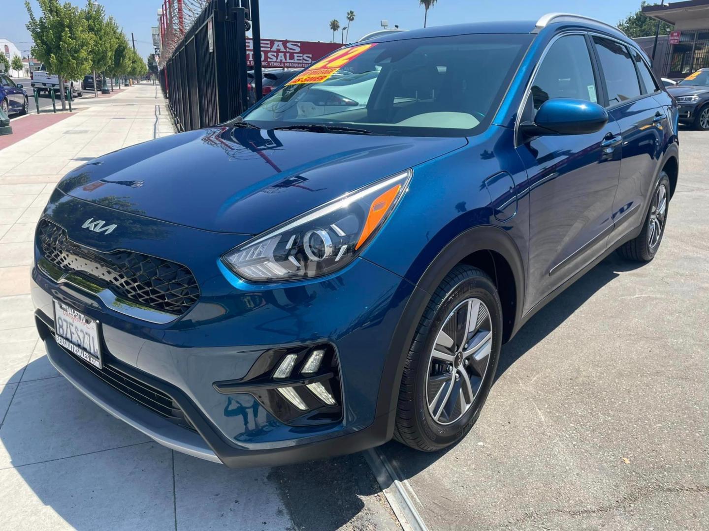 2022 BLUE /GRAY Kia Niro Plug In Hybrid LXS (KNDCM3LD7N5) , 6A transmission, located at 744 E Miner Ave, Stockton, CA, 95202, (209) 944-5770, 37.956863, -121.282082 - PLUS TAXES AND FEES - Photo#3