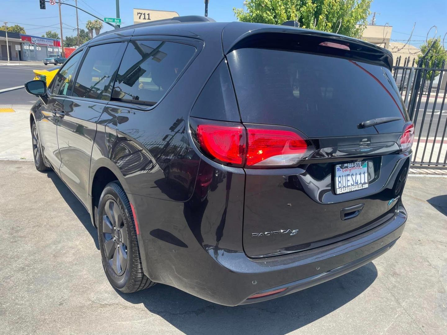 2020 BLACK /BLACK Chrysler Pacifica Hybrid (2C4RC1N70LR) , located at 744 E Miner Ave, Stockton, CA, 95202, (209) 944-5770, 37.956863, -121.282082 - PLUS TAXES AND FEES - Photo#12