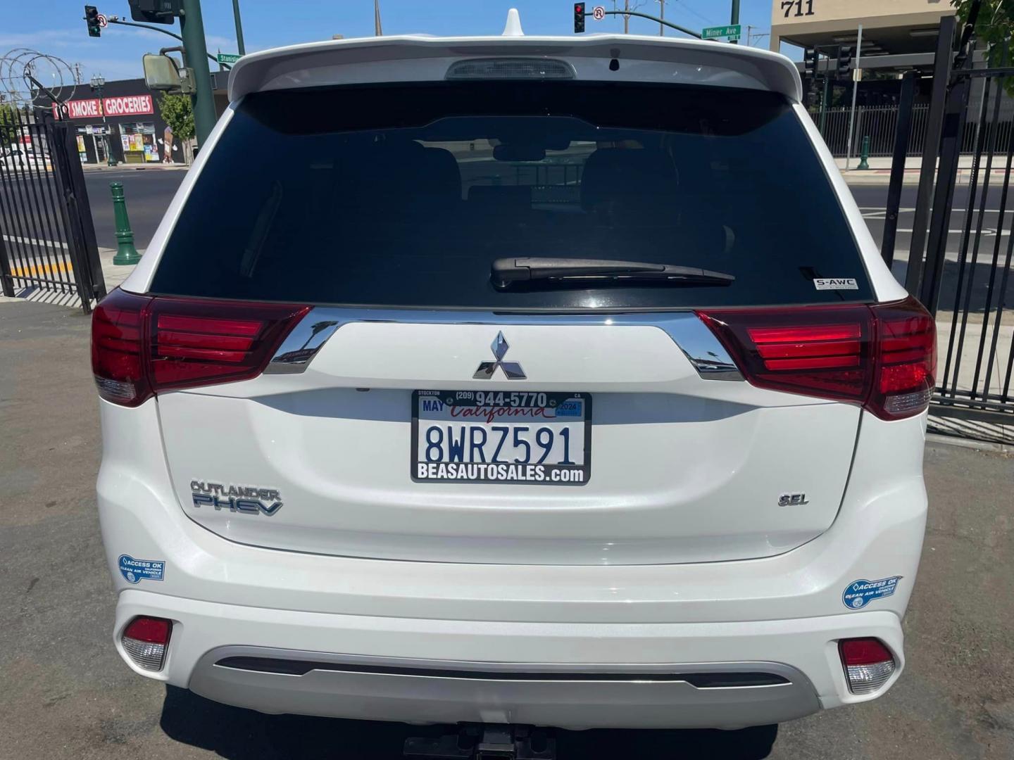 2021 WHITE /White Gold Mitsubishi Outlander PHEV (JA4J2VA74MZ) , located at 744 E Miner Ave, Stockton, CA, 95202, (209) 944-5770, 37.956863, -121.282082 - PLUS TAXES AND FEES - Photo#11