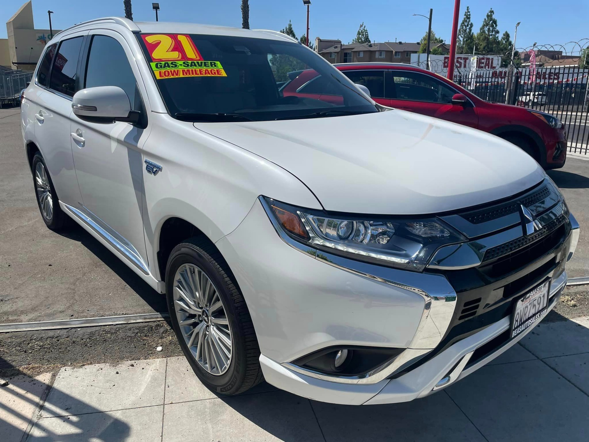 photo of 2021 Mitsubishi Outlander PLUG IN-HYBRID 