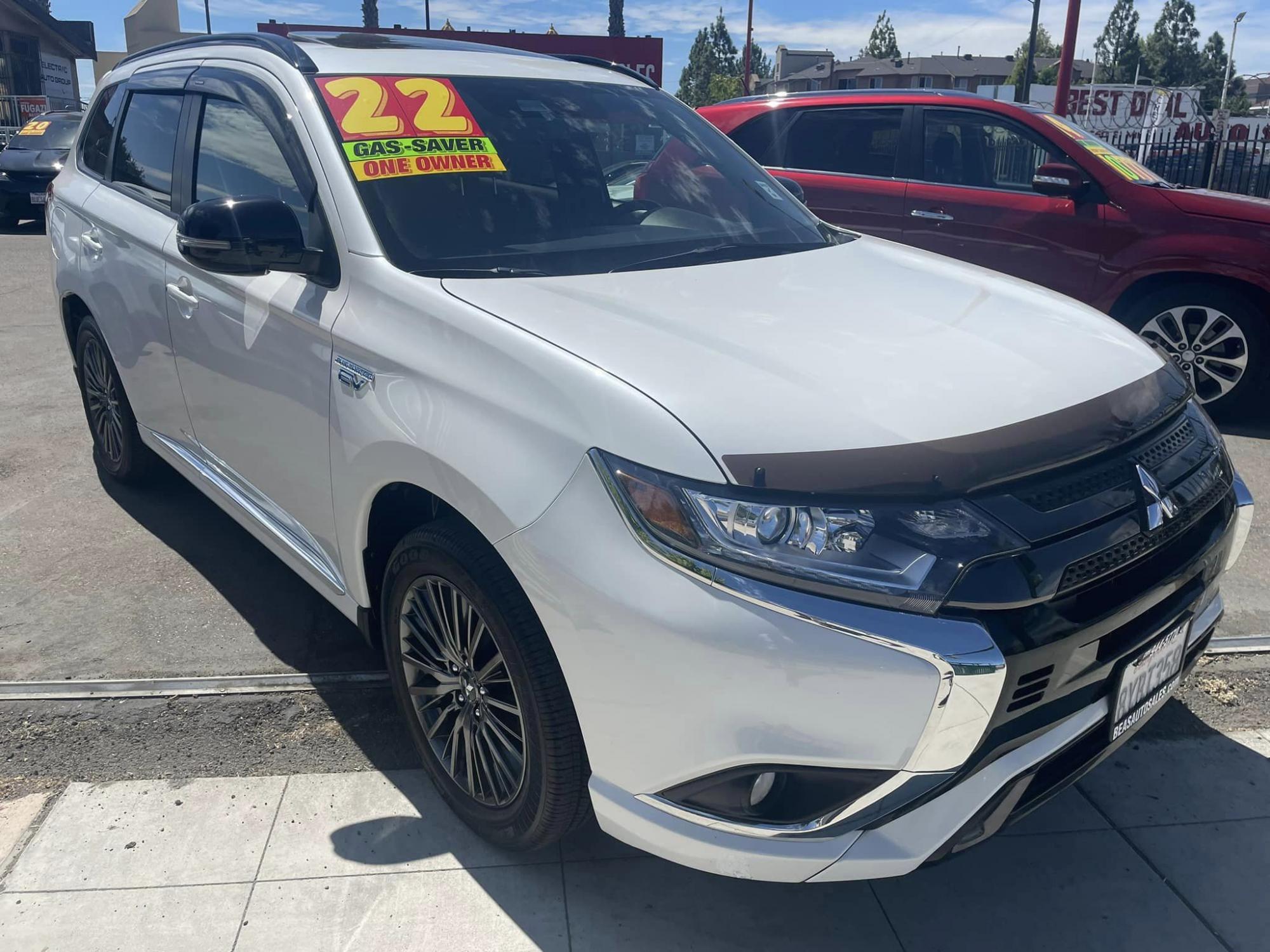 photo of 2022 Mitsubishi Outlander  LE Limited PLUG-IN HYBRID 