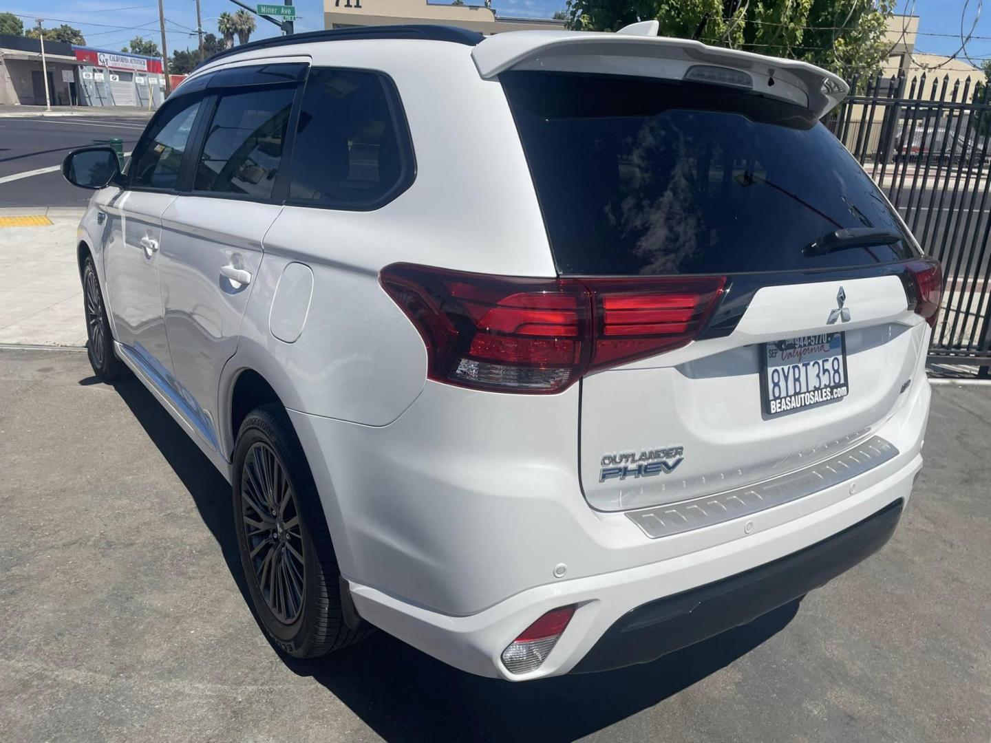 2022 WHITE /BLACK Mitsubishi Outlander PHEV SEL (JA4J2VA78NZ) with an 2.0L L4 DOHC 16V HYBRID engine, 1A transmission, located at 744 E Miner Ave, Stockton, CA, 95202, (209) 944-5770, 37.956863, -121.282082 - PLUS TAXES AND FEES - Photo#14