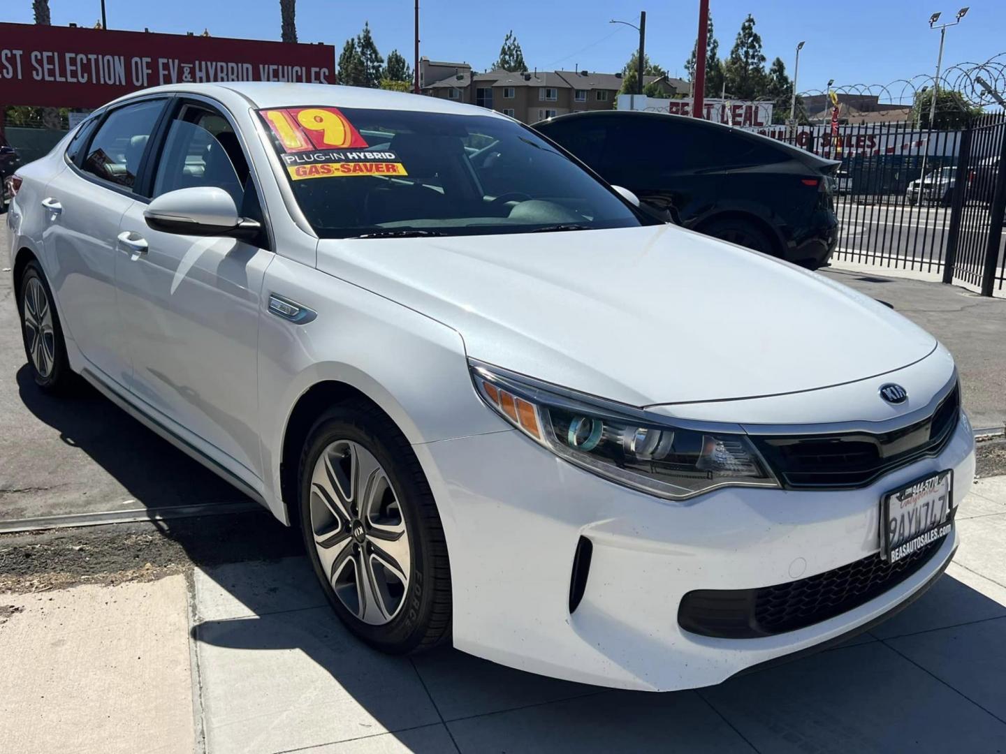 2019 Kia Optima Hybrid Plug-in EX (KNAGV4LD6K5) with an 2.0L L4 DOHC 16V HYBRID engine, 6A transmission, located at 744 E Miner Ave, Stockton, CA, 95202, (209) 944-5770, 37.956863, -121.282082 - Photo#0