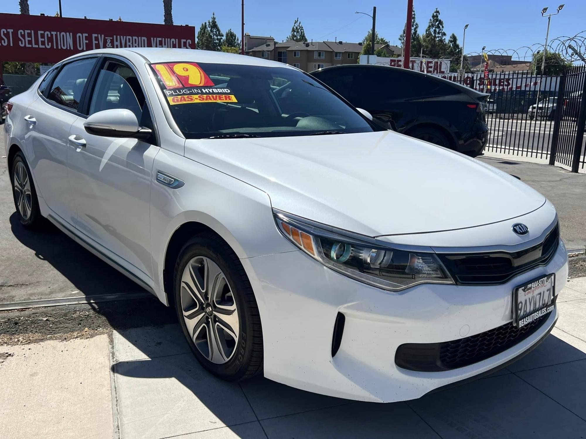 photo of 2019 Kia Optima PLUG-IN HYBRID 