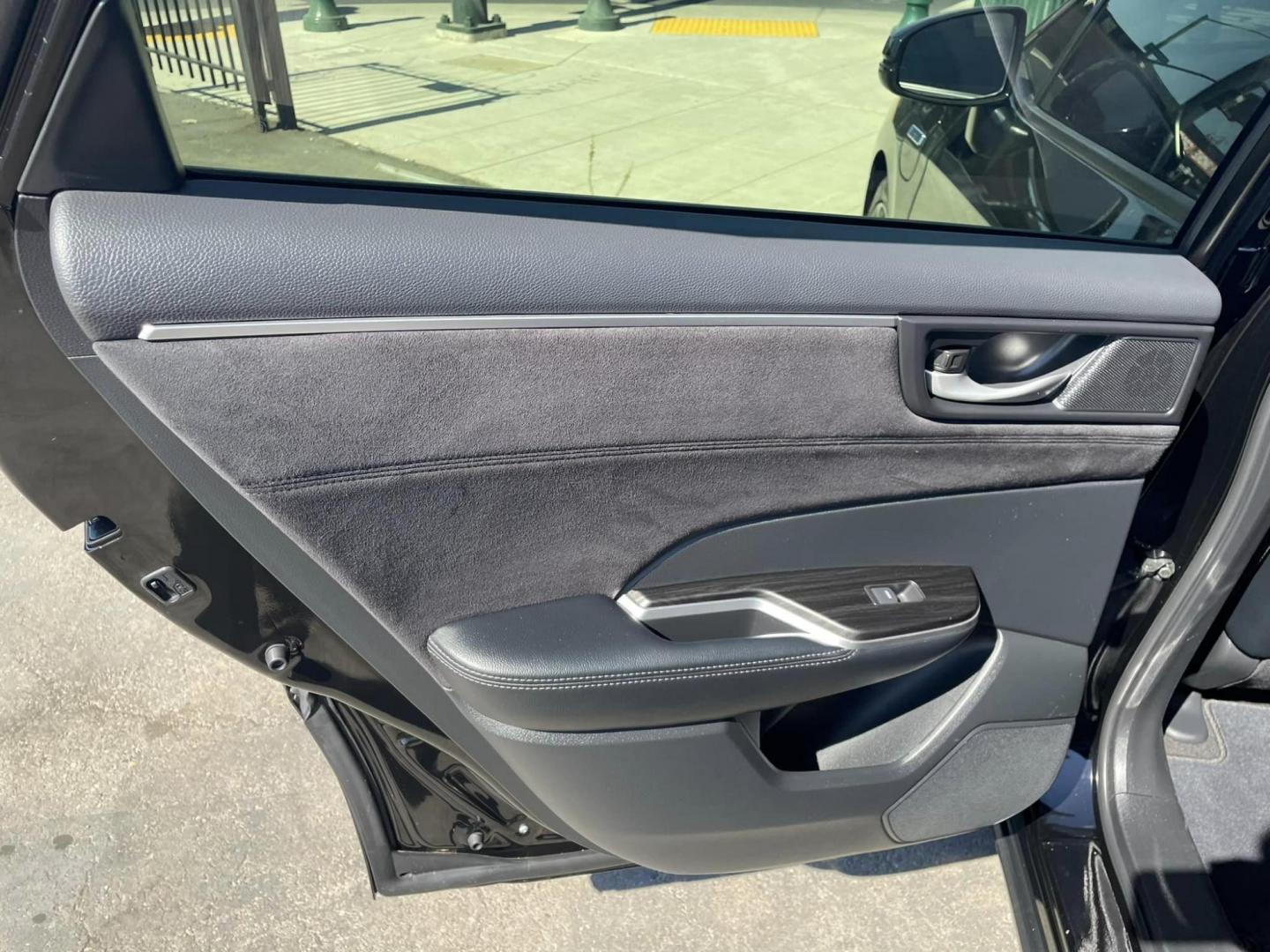 2021 BLACK /BLACK Honda Clarity Touring Plug-In Hybrid (JHMZC5F37MC) with an 1.5L L4 DOHC 16V HYBRID engine, CVT transmission, located at 744 E Miner Ave, Stockton, CA, 95202, (209) 944-5770, 37.956863, -121.282082 - PLUS TAXES AND FEES - Photo#9