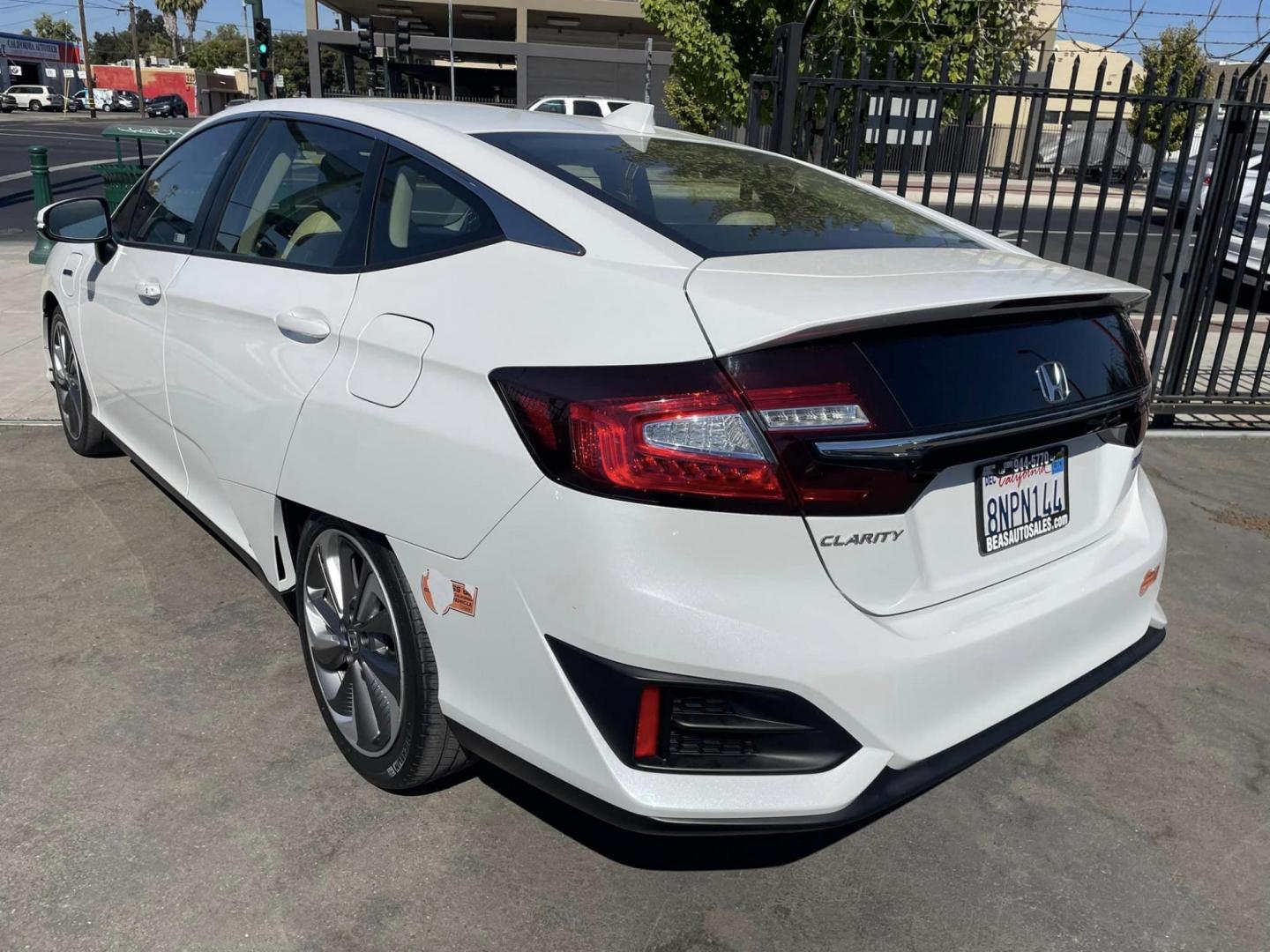 2019 WHITE Honda Clarity Plug-In Hybrid (JHMZC5F15KC) with an 1.5L L4 DOHC 16V HYBRID engine, CVT transmission, located at 744 E Miner Ave, Stockton, CA, 95202, (209) 944-5770, 37.956863, -121.282082 - PLUS TAXES AND FEES - Photo#10