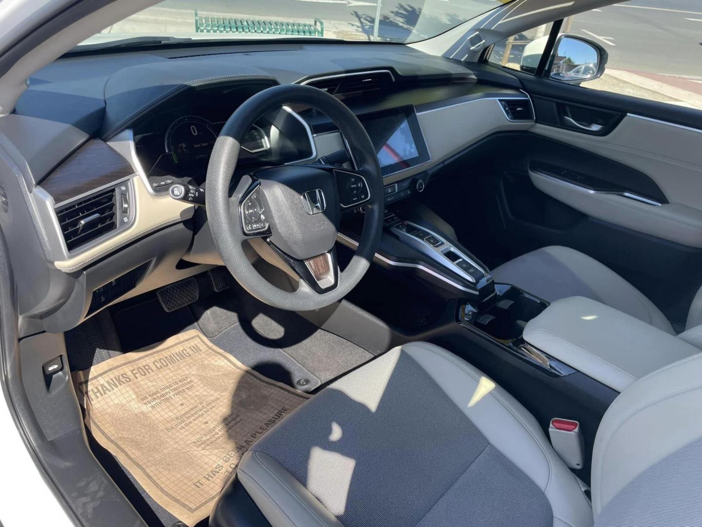 2019 WHITE Honda Clarity Plug-In Hybrid (JHMZC5F15KC) with an 1.5L L4 DOHC 16V HYBRID engine, CVT transmission, located at 744 E Miner Ave, Stockton, CA, 95202, (209) 944-5770, 37.956863, -121.282082 - PLUS TAXES AND FEES - Photo#8