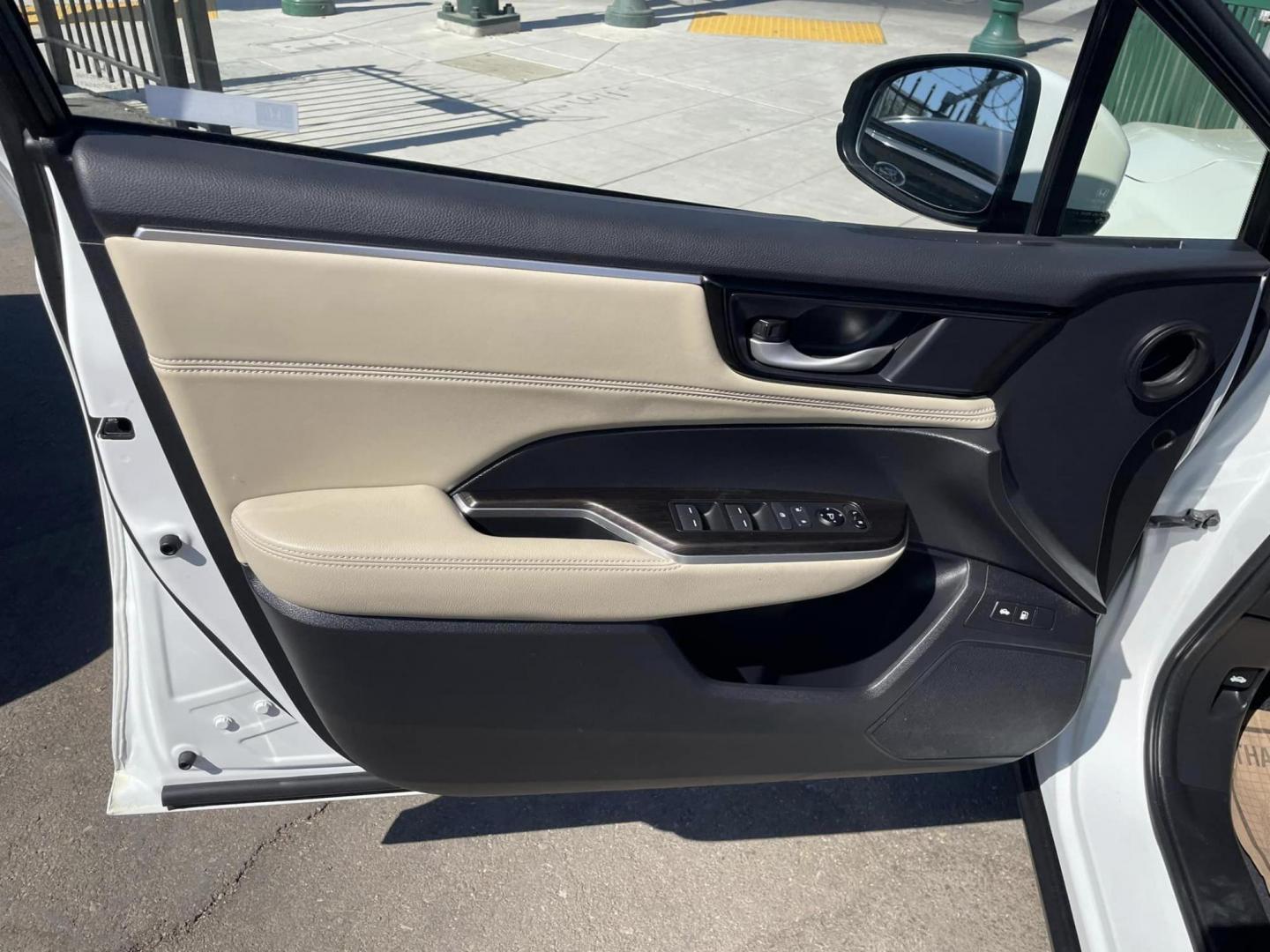 2019 WHITE Honda Clarity Plug-In Hybrid (JHMZC5F15KC) with an 1.5L L4 DOHC 16V HYBRID engine, CVT transmission, located at 744 E Miner Ave, Stockton, CA, 95202, (209) 944-5770, 37.956863, -121.282082 - PLUS TAXES AND FEES - Photo#5