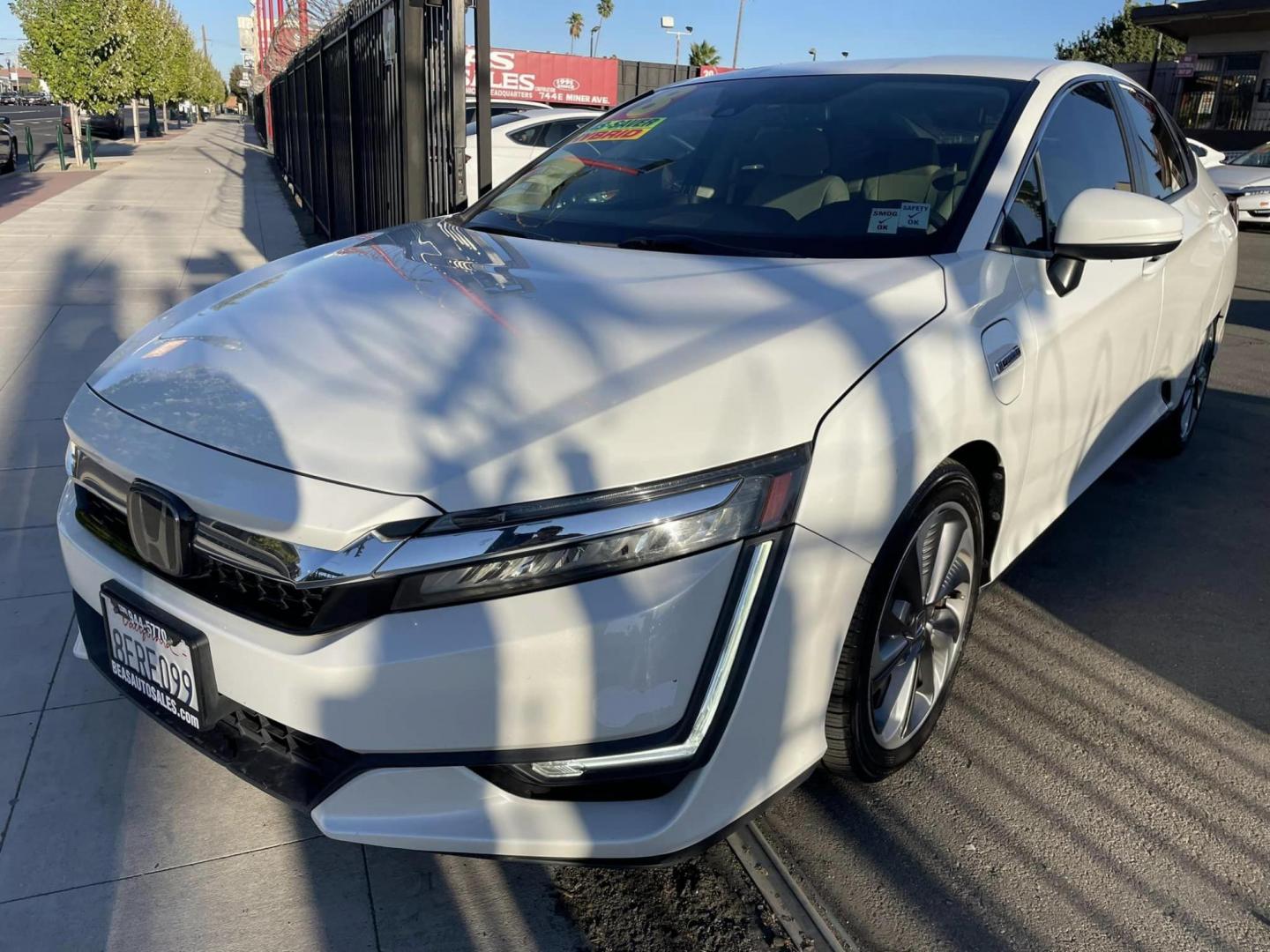 2018 WHITE Honda Clarity Plug-In Hybrid (JHMZC5F19JC) with an 1.5L L4 DOHC 16V HYBRID engine, CVT transmission, located at 744 E Miner Ave, Stockton, CA, 95202, (209) 944-5770, 37.956863, -121.282082 - PLUS TAXES AND FEES - Photo#3