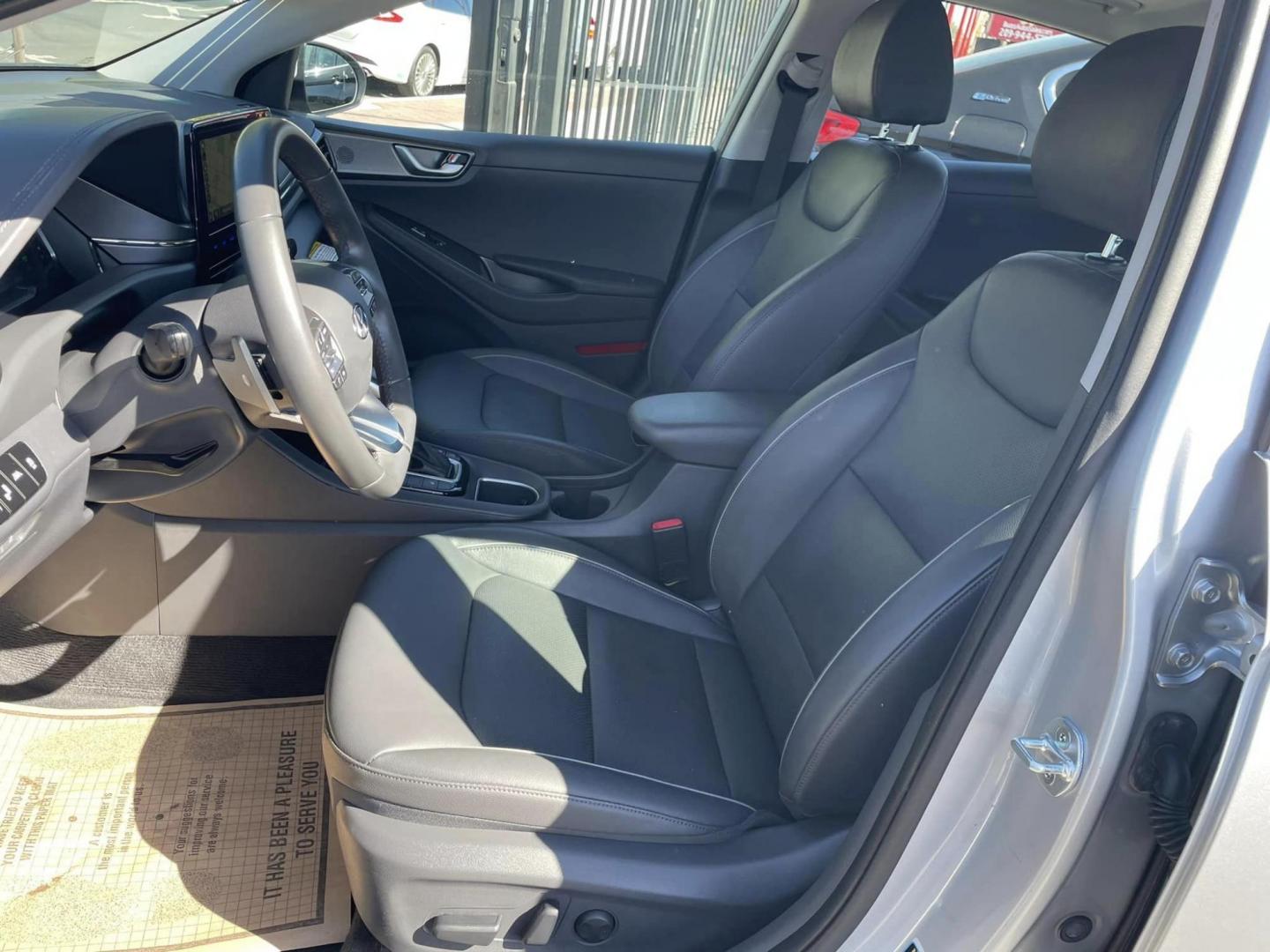 2020 SILVER Hyundai Ioniq Plug-In Hybrid Limited (KMHCX5LD2LU) with an 1.6L L4 DOHC 16V HYBRID engine, 6A transmission, located at 744 E Miner Ave, Stockton, CA, 95202, (209) 944-5770, 37.956863, -121.282082 - Photo#5