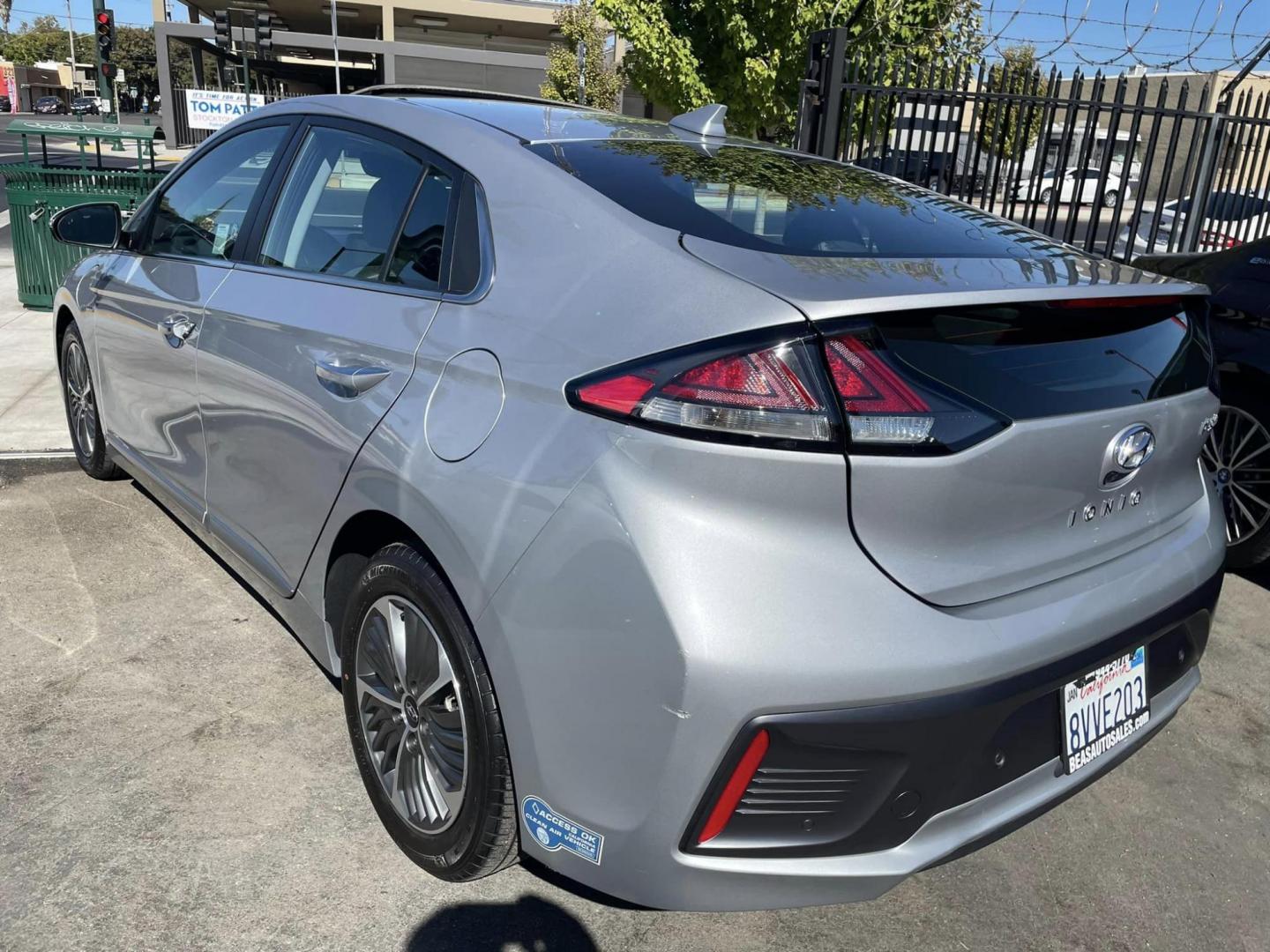 2020 SILVER Hyundai Ioniq Plug-In Hybrid Limited (KMHCX5LD2LU) with an 1.6L L4 DOHC 16V HYBRID engine, 6A transmission, located at 744 E Miner Ave, Stockton, CA, 95202, (209) 944-5770, 37.956863, -121.282082 - Photo#11