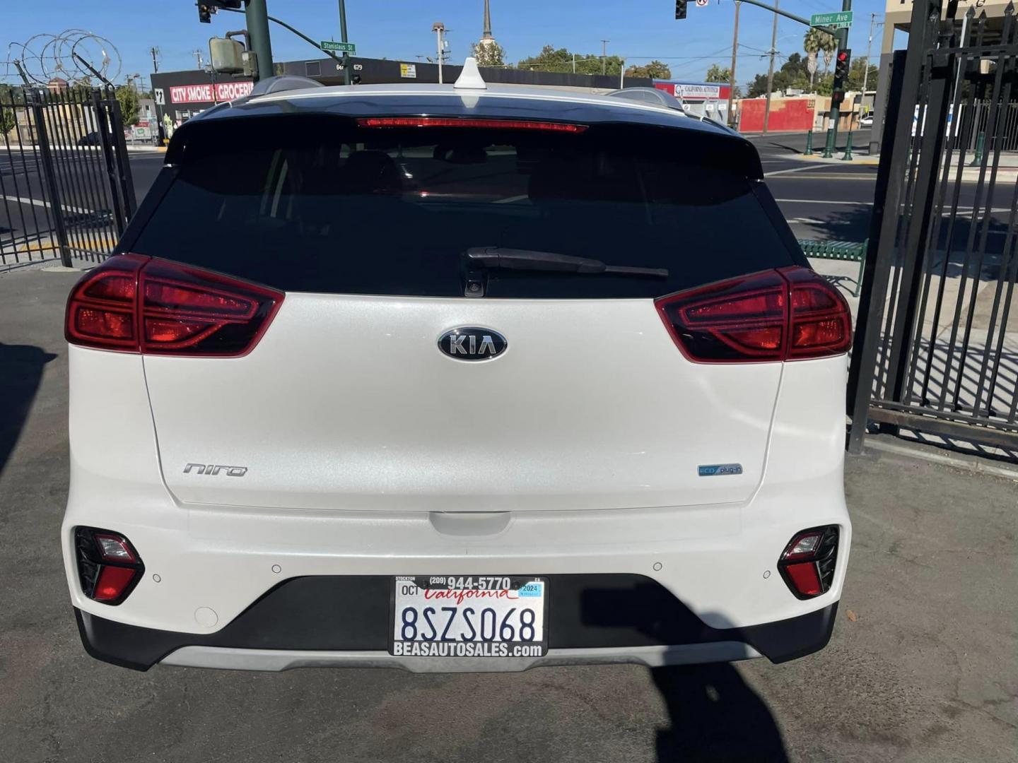 2020 WHITE Kia Niro Plug In Hybrid EX Premium (KNDCC3LD9L5) , 6A transmission, located at 744 E Miner Ave, Stockton, CA, 95202, (209) 944-5770, 37.956863, -121.282082 - PLUS TAXES AND FEES - Photo#12