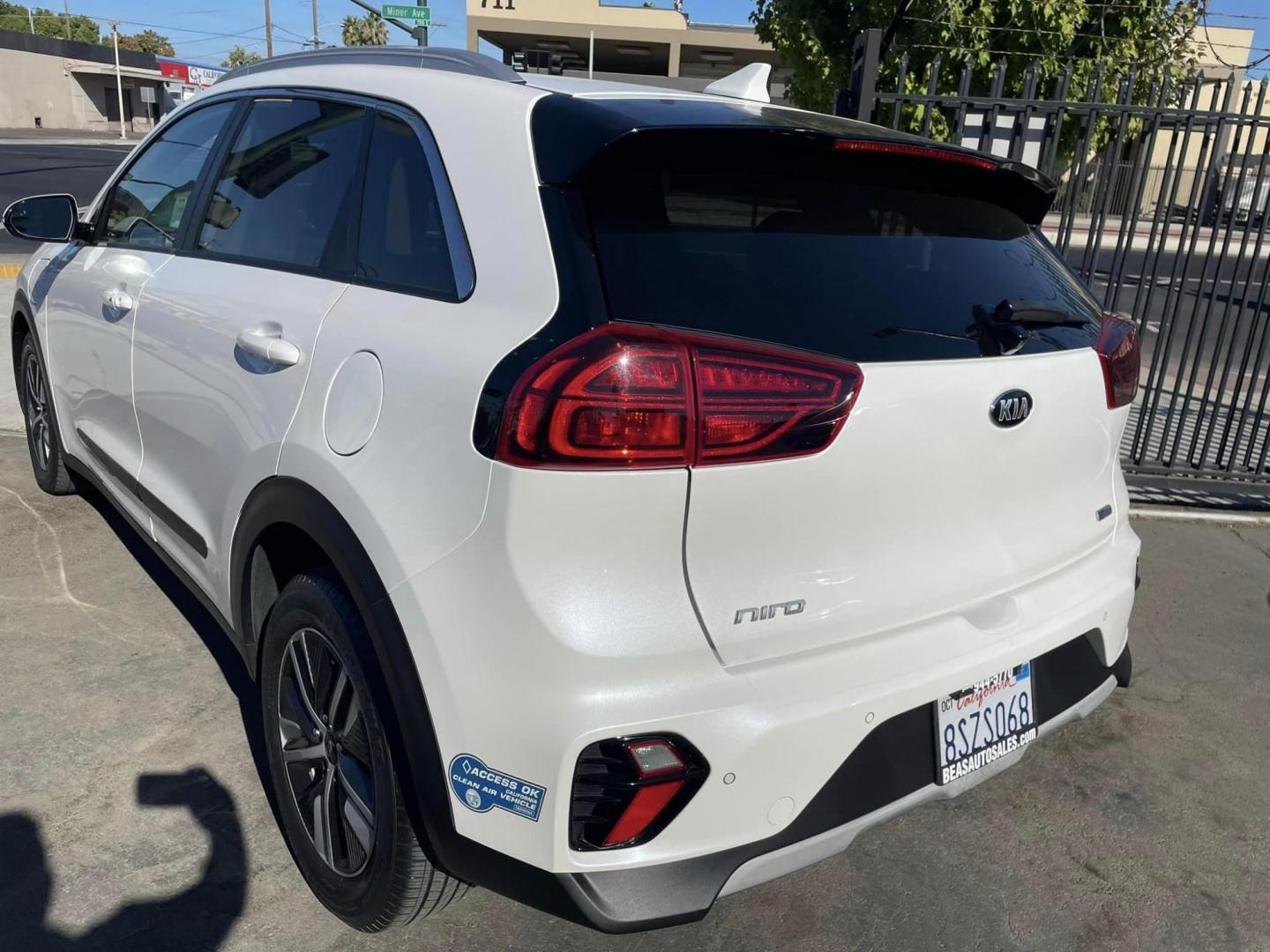 2020 WHITE Kia Niro Plug In Hybrid EX Premium (KNDCC3LD9L5) , 6A transmission, located at 744 E Miner Ave, Stockton, CA, 95202, (209) 944-5770, 37.956863, -121.282082 - PLUS TAXES AND FEES - Photo#11