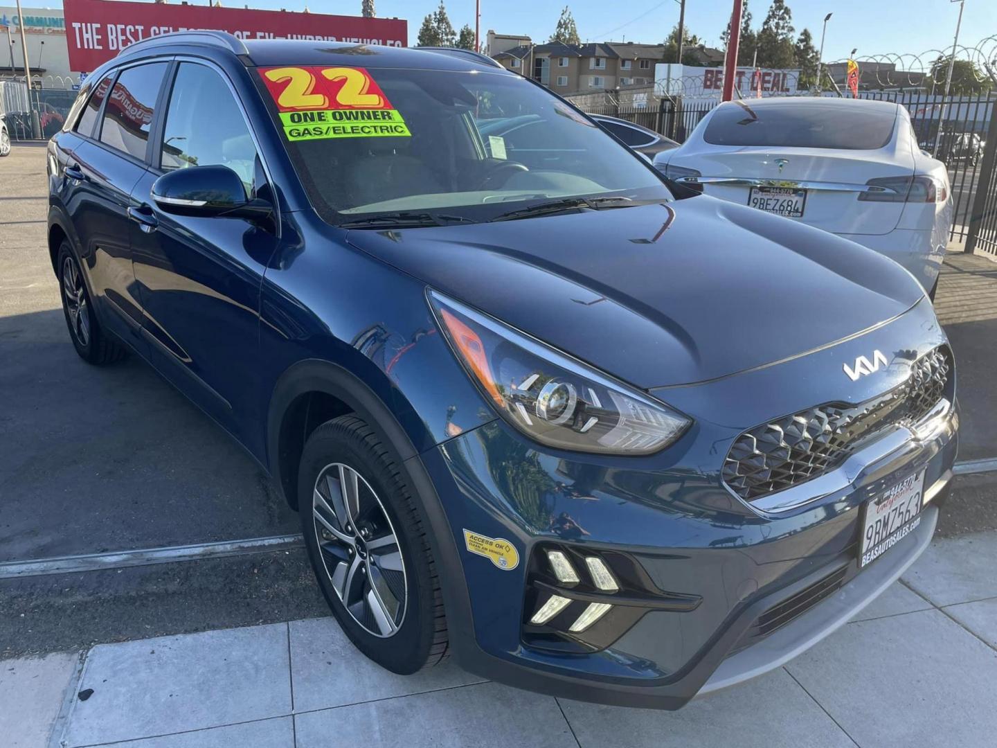 2022 Kia Niro Plug In Hybrid EX (KNDCD3LD2N5) , 6A transmission, located at 744 E Miner Ave, Stockton, CA, 95202, (209) 944-5770, 37.956863, -121.282082 - PLUS TAXES AND FEES - Photo#0