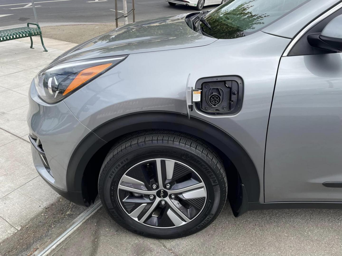 2022 DARK GRAY Kia Niro Plug In Hybrid LXS (KNDCM3LD1N5) , 6A transmission, located at 744 E Miner Ave, Stockton, CA, 95202, (209) 944-5770, 37.956863, -121.282082 - PLUS TAXES AND FEE - Photo#4