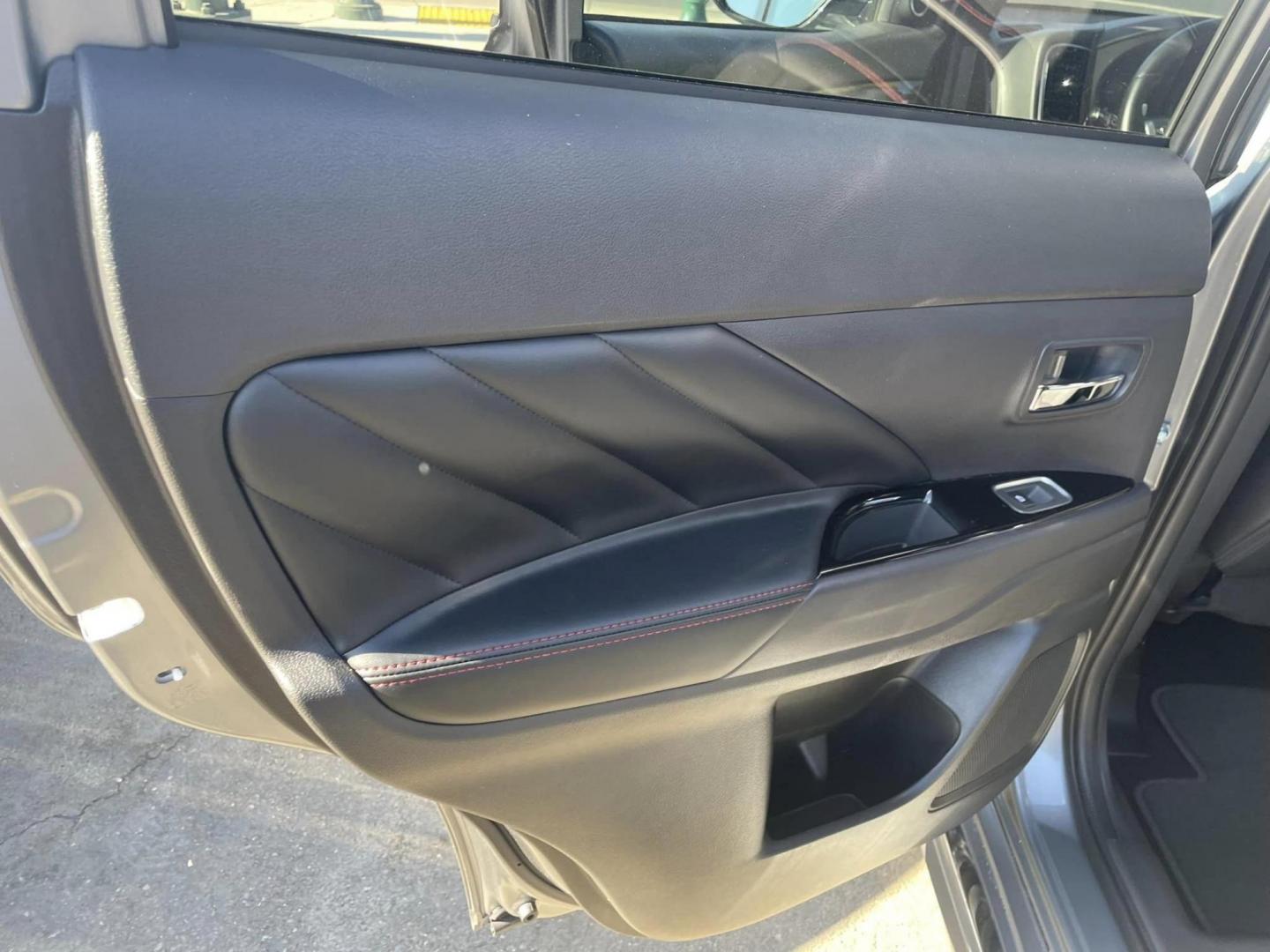 2021 DARK GRAY Mitsubishi Outlander PHEV SEL (JA4J2VA70MZ) with an 2.0L L4 DOHC 16V HYBRID engine, 1A transmission, located at 744 E Miner Ave, Stockton, CA, 95202, (209) 944-5770, 37.956863, -121.282082 - Photo#9