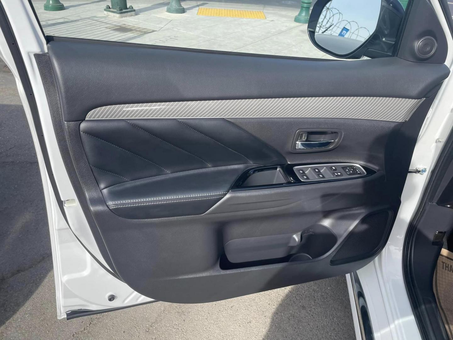 2021 WHITE Mitsubishi Outlander PHEV SEL (JA4J2VA7XMZ) with an 2.0L L4 DOHC 16V HYBRID engine, 1A transmission, located at 744 E Miner Ave, Stockton, CA, 95202, (209) 944-5770, 37.956863, -121.282082 - PLUS TAXES AND FEES - Photo#5