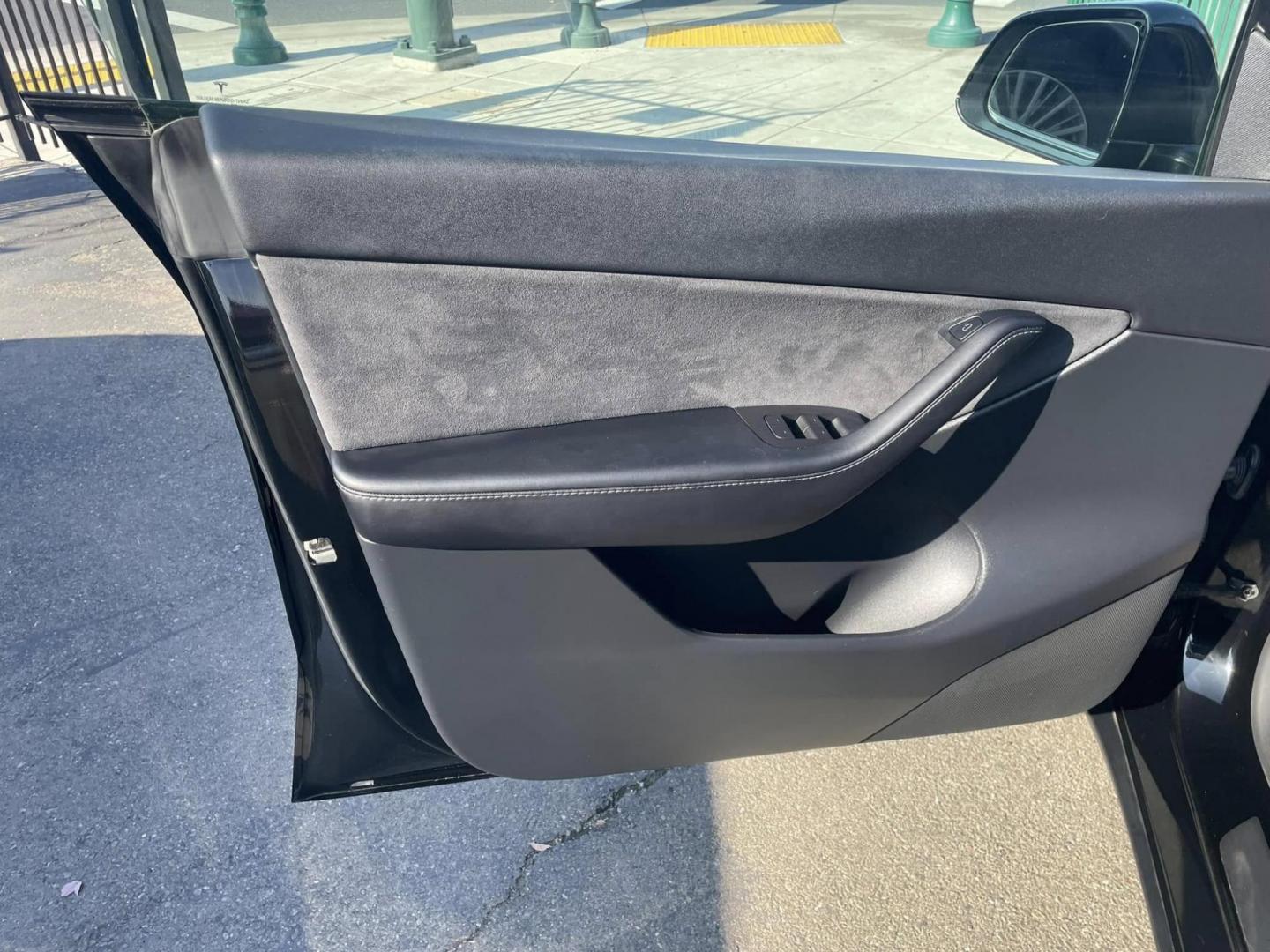 2021 BLACK /BLACK Tesla Model Y Long Range AWD (5YJYGAEE4MF) with an ELECTRIC engine, 1A transmission, located at 744 E Miner Ave, Stockton, CA, 95202, (209) 944-5770, 37.956863, -121.282082 - PLUS TAXES AND FEES - Photo#5