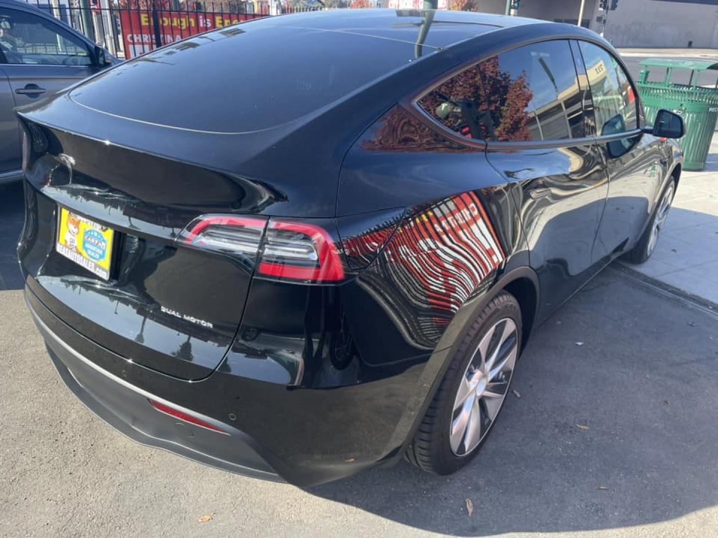 2021 BLACK /BLACK Tesla Model Y Long Range AWD (5YJYGAEE4MF) with an ELECTRIC engine, 1A transmission, located at 744 E Miner Ave, Stockton, CA, 95202, (209) 944-5770, 37.956863, -121.282082 - PLUS TAXES AND FEES - Photo#16