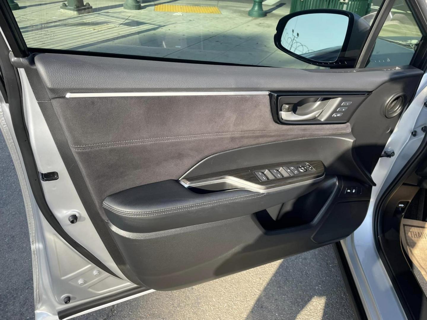 2019 SILVER Honda Clarity Touring Plug-In Hybrid (JHMZC5F33KC) with an 1.5L L4 DOHC 16V HYBRID engine, CVT transmission, located at 744 E Miner Ave, Stockton, CA, 95202, (209) 944-5770, 37.956863, -121.282082 - PLUS TAXES AND FEES - Photo#6