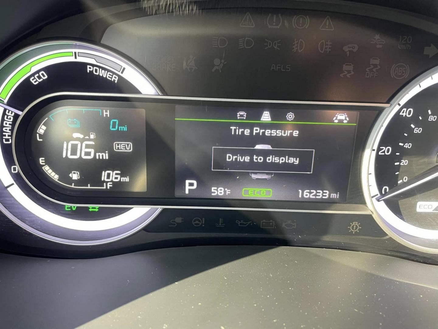 2019 WHITE Kia Niro Plug In Hybrid LX (KNDCM3LD3K5) , 6A transmission, located at 744 E Miner Ave, Stockton, CA, 95202, (209) 944-5770, 37.956863, -121.282082 - PLUS TAXES AND FEES - Photo#10